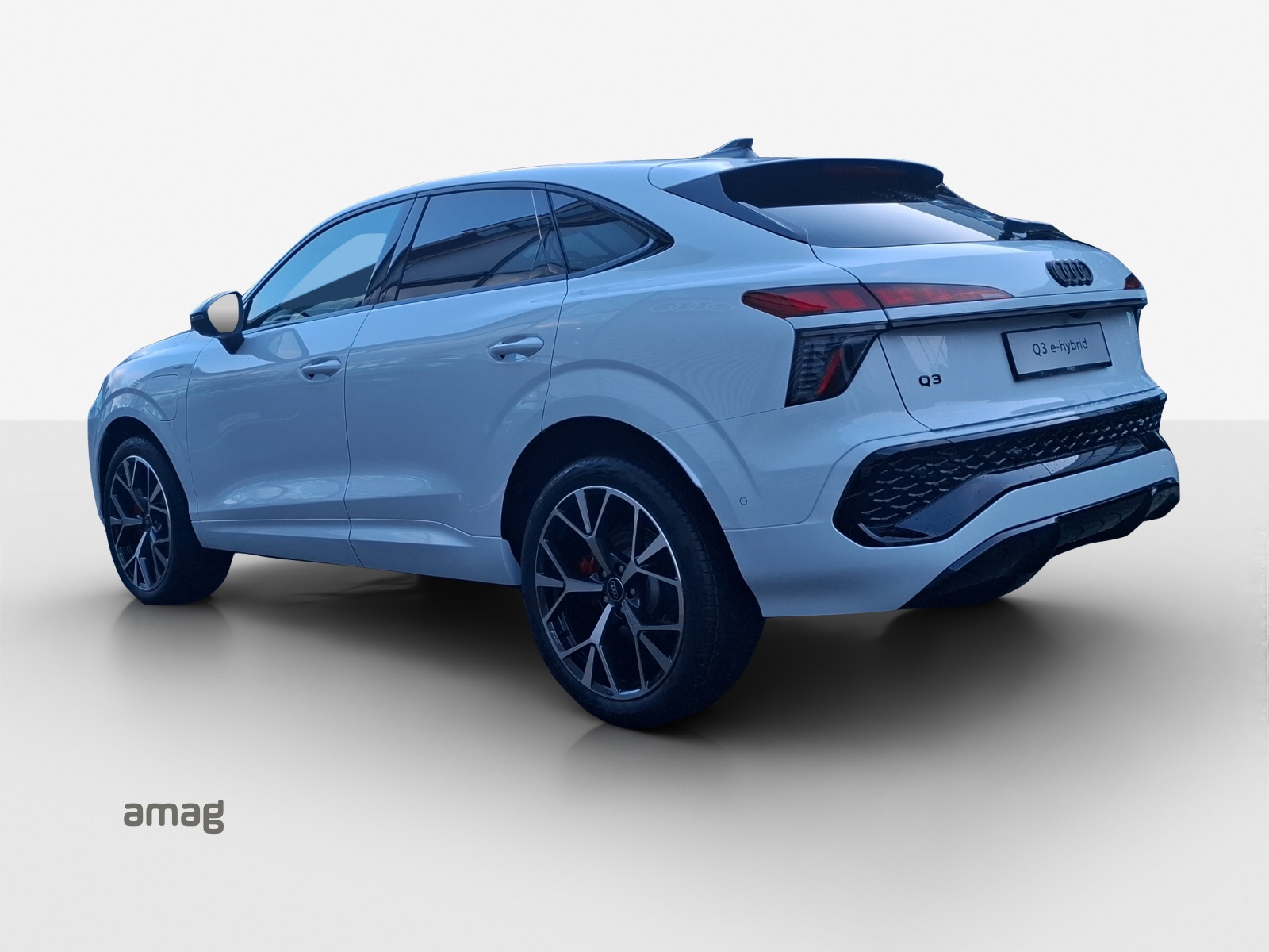 AUDI Q3 Sportback e-hybrid 200 kW S tronig-image-2