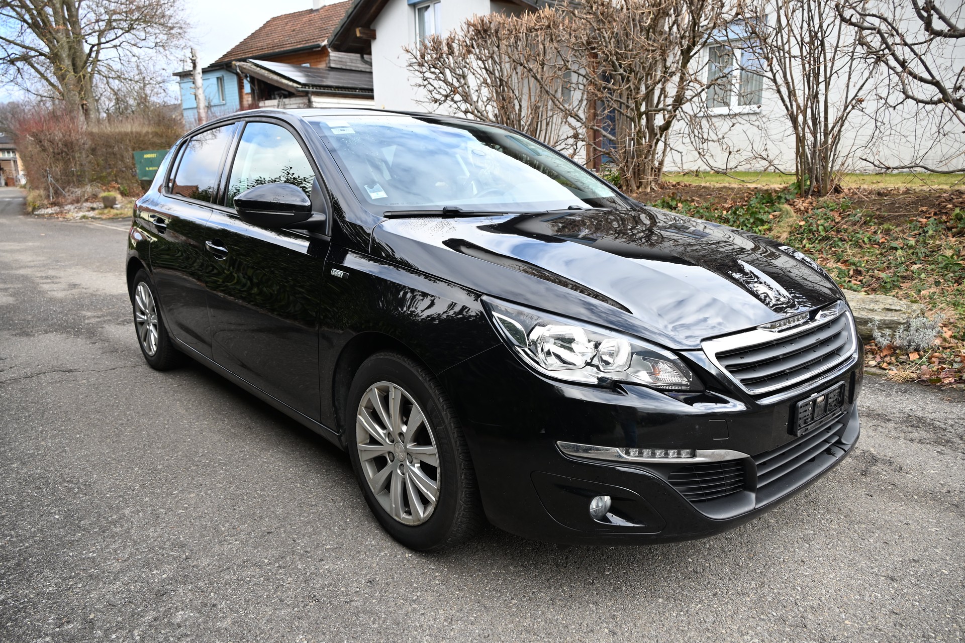 PEUGEOT 308 1.2 THP Style-image-1