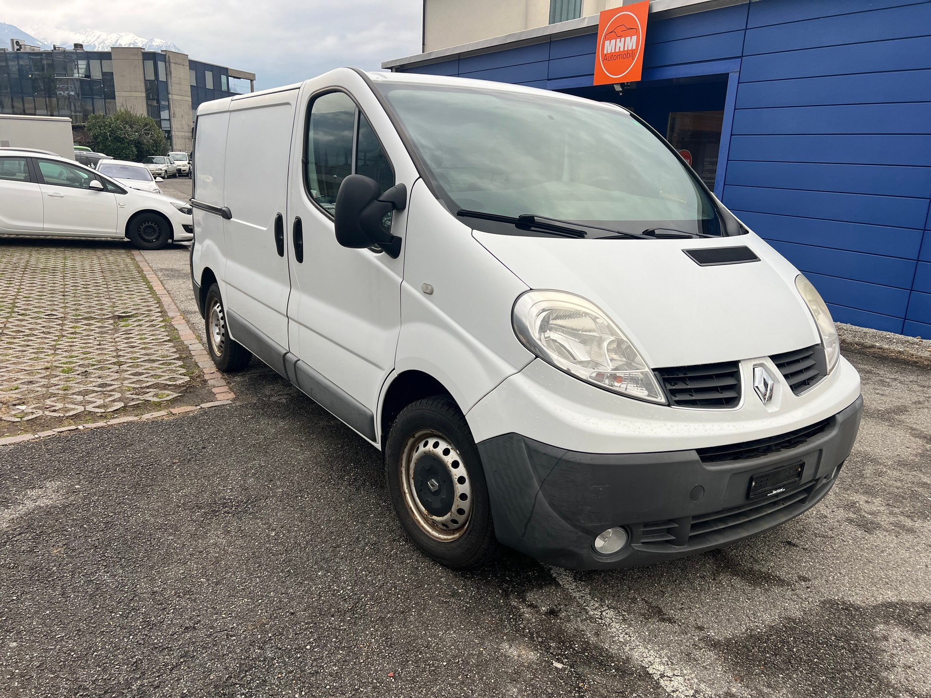 RENAULT Trafic 2.0 dCi 90 2.7t L1H1-image-1