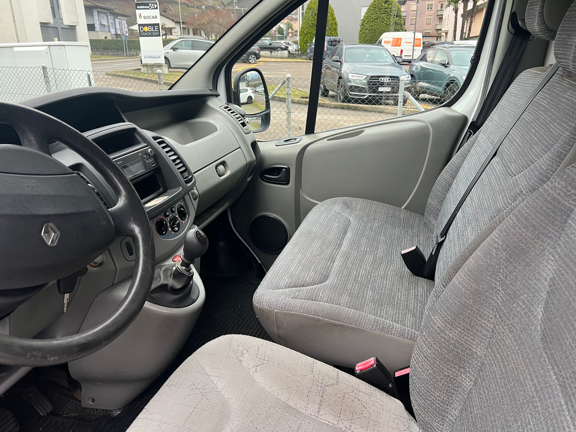 RENAULT Trafic 2.0 dCi 90 2.7t L1H1-image-4