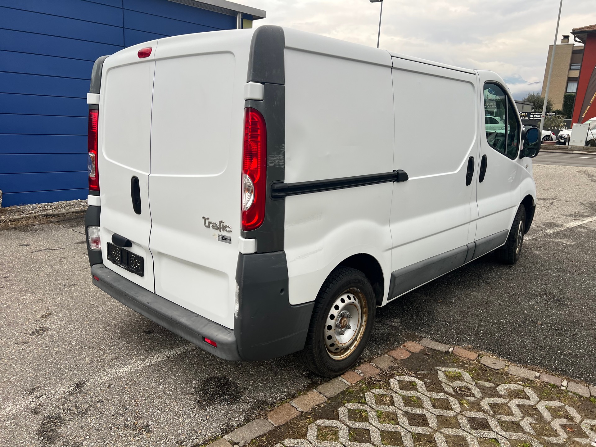 RENAULT Trafic 2.0 dCi 90 2.7t L1H1-image-3