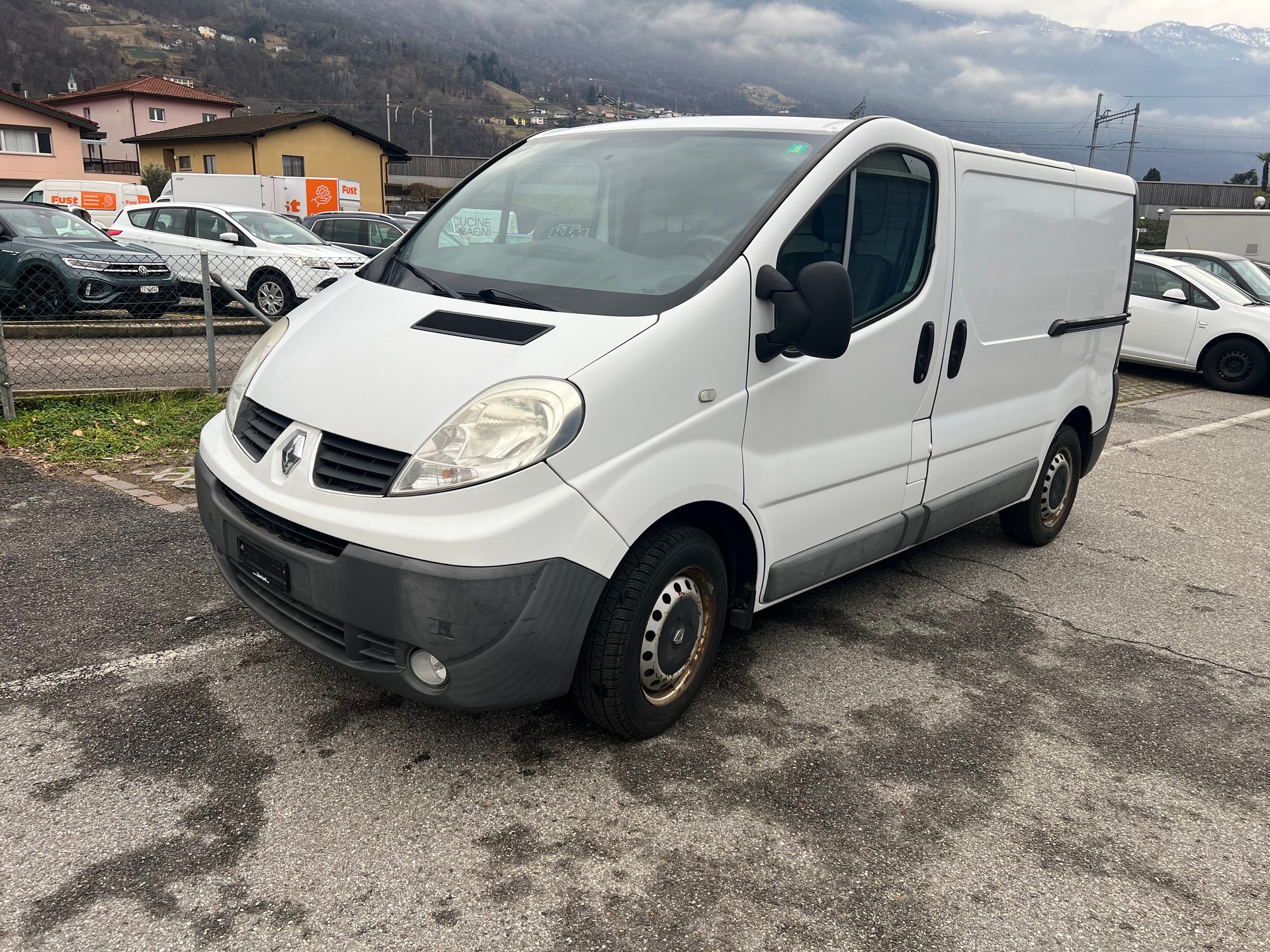 RENAULT Trafic 2.0 dCi 90 2.7t L1H1-image-0