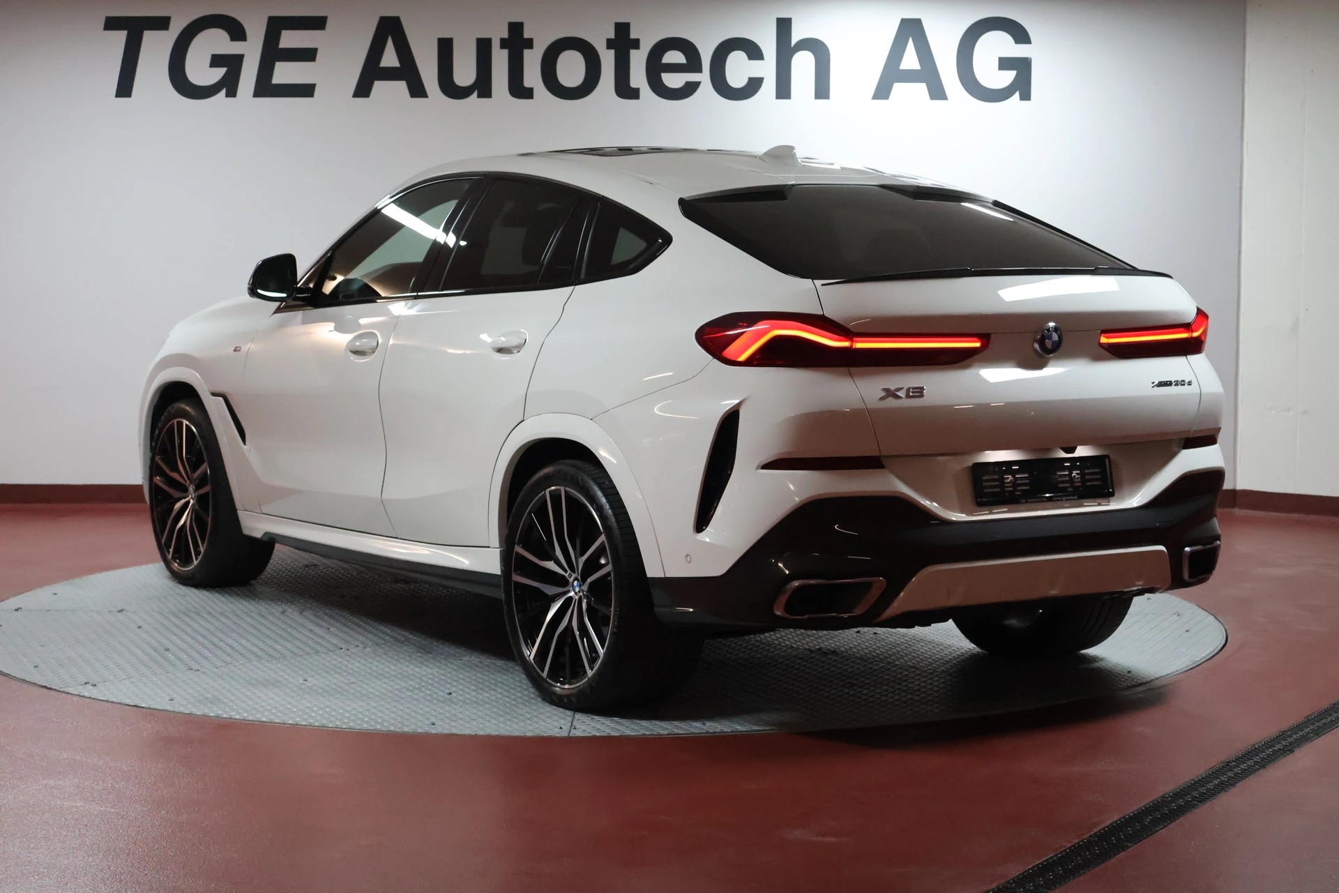BMW X6 xDrive 30d Steptronic M Sport-image-17