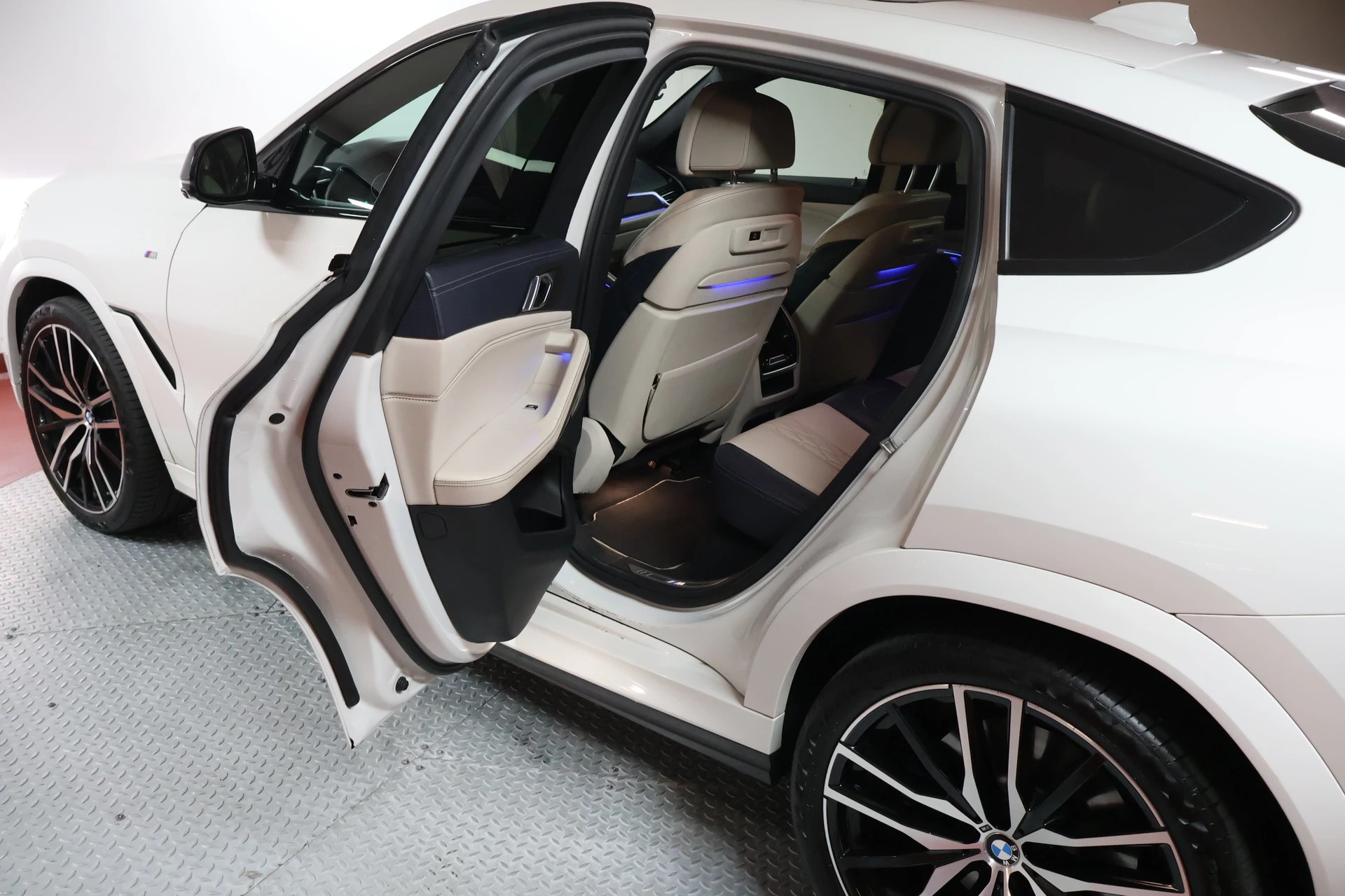 BMW X6 xDrive 30d Steptronic M Sport-image-13