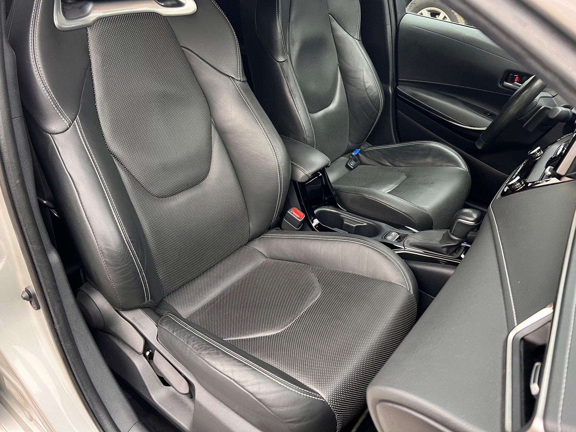 TOYOTA Corolla Touring Sports 2.0 HSD Premium-image-13