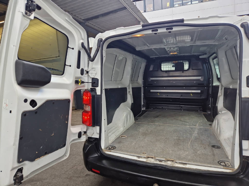 TOYOTA PROACE Van L2 2.0 D Luna-image-15
