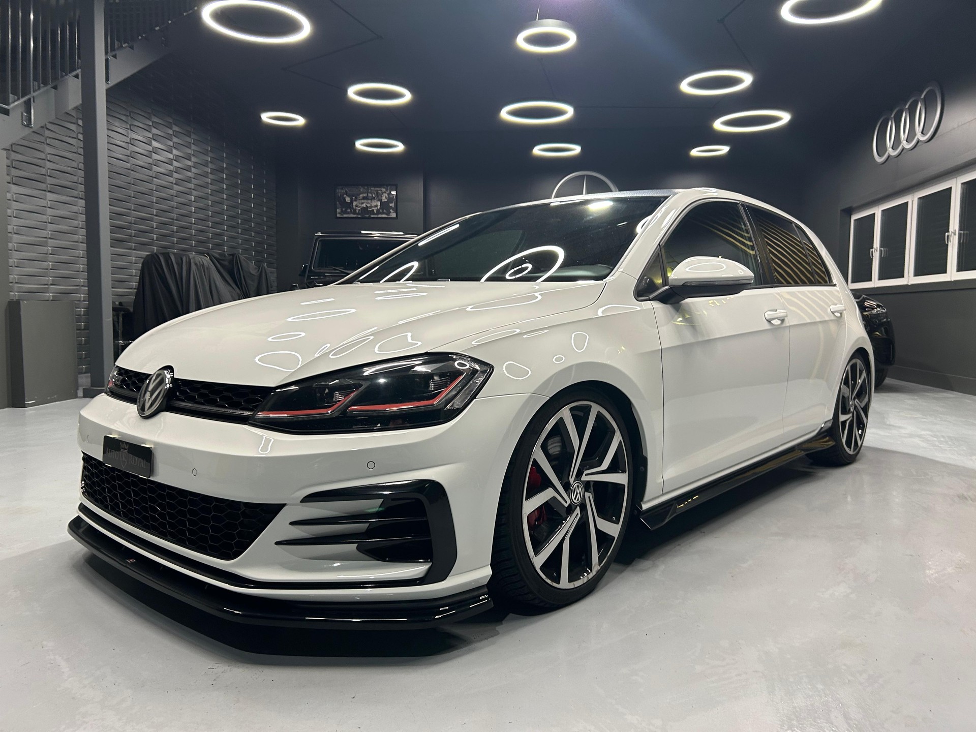 VW Golf 2.0 TSI GTI Performance DSG-image-2