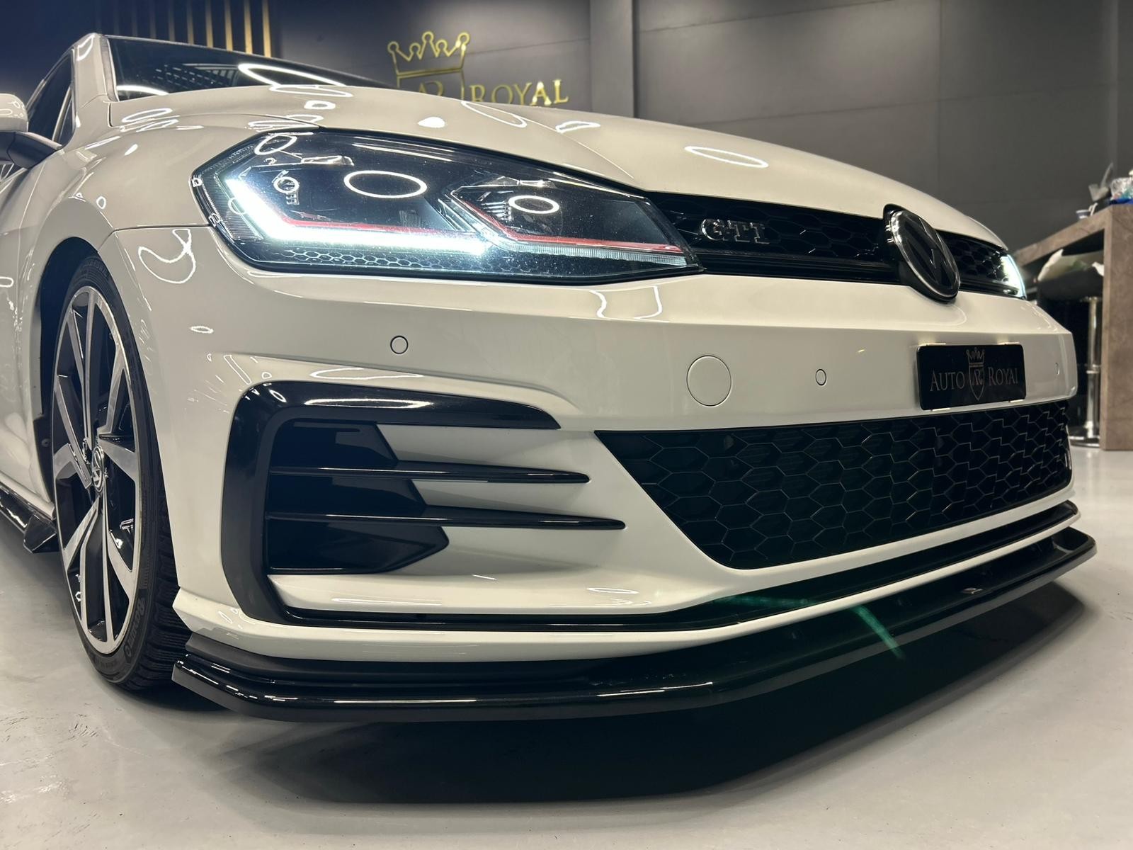 VW Golf 2.0 TSI GTI Performance DSG-image-10