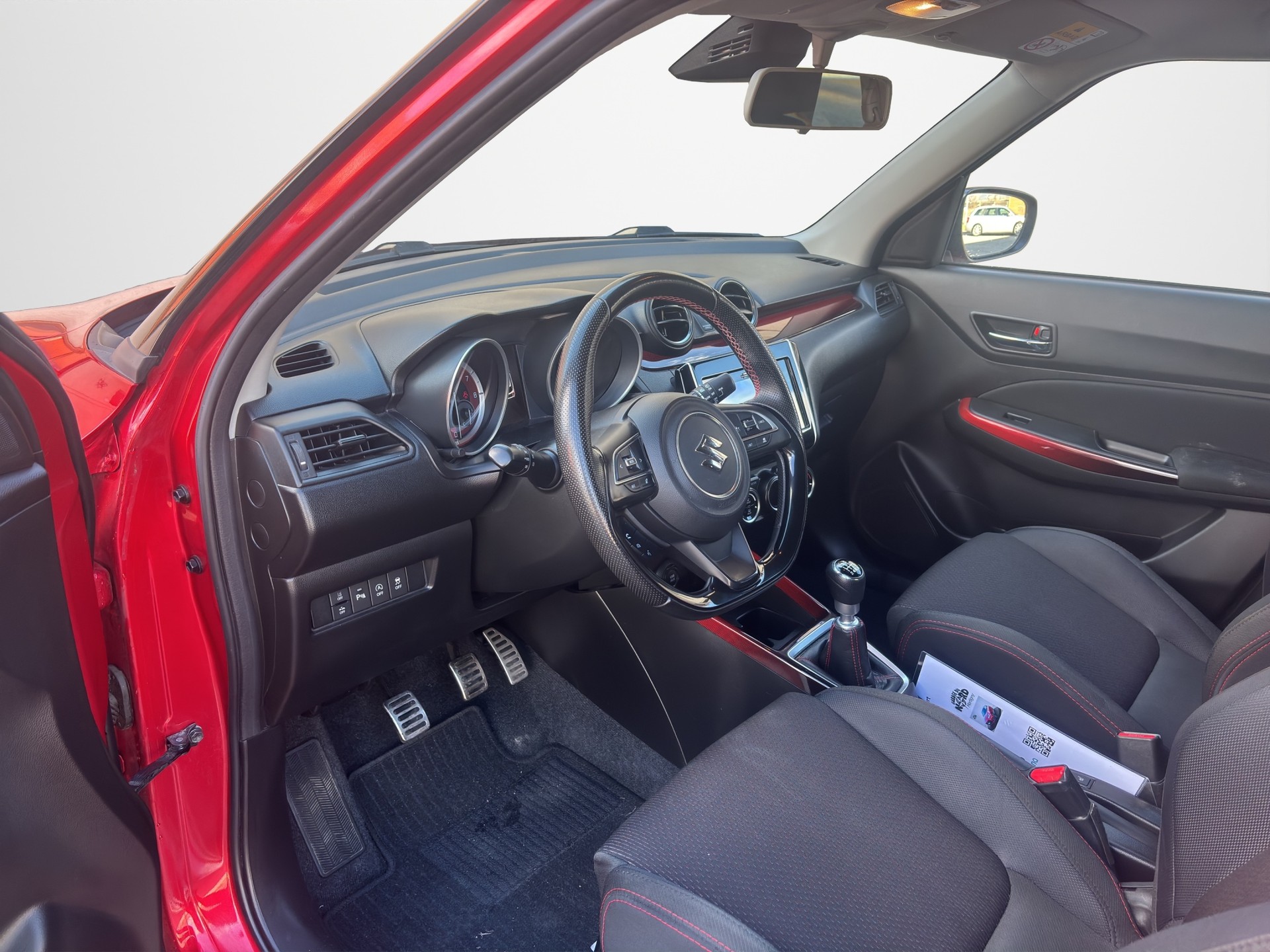 SUZUKI Swift Sport 1.4i 16V Compact Top Hybrid-image-8