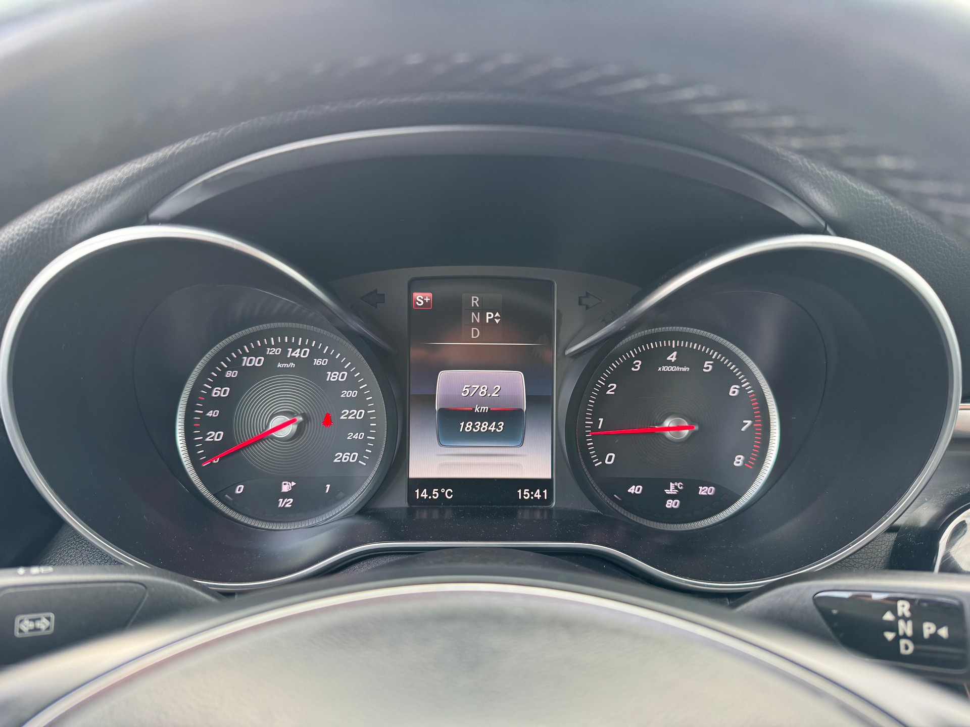 MERCEDES-BENZ C 200 AMG Line 4Matic 7G-Tronic-image-11