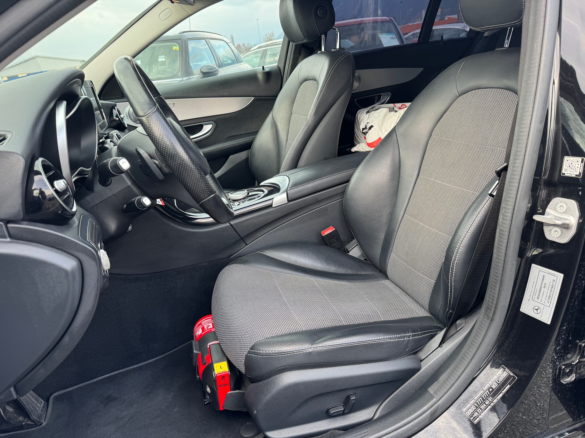 MERCEDES-BENZ C 200 AMG Line 4Matic 7G-Tronic-image-7