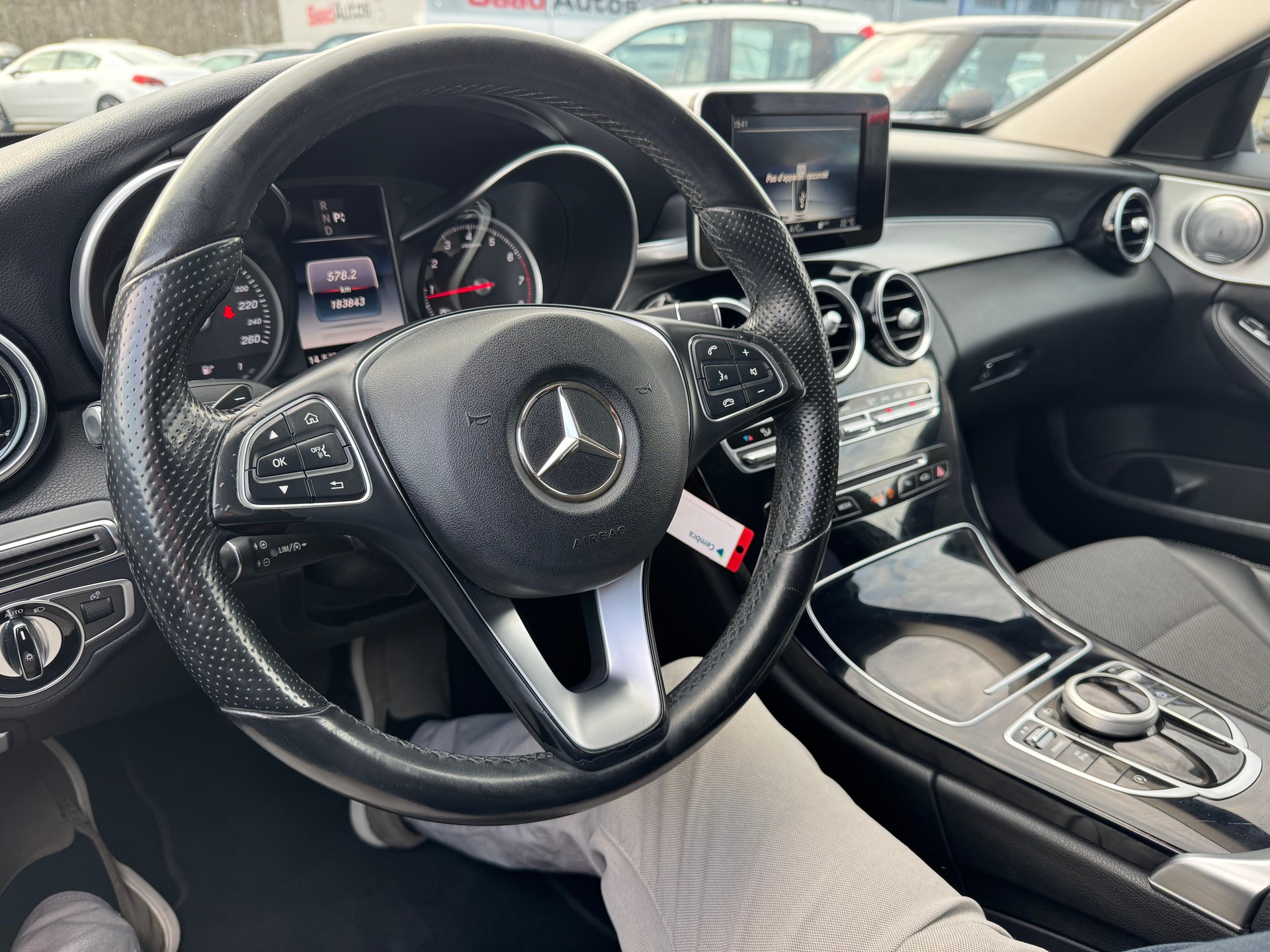 MERCEDES-BENZ C 200 AMG Line 4Matic 7G-Tronic-image-15