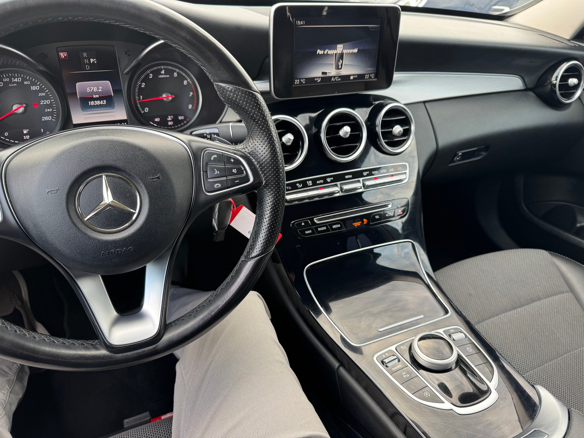 MERCEDES-BENZ C 200 AMG Line 4Matic 7G-Tronic-image-14