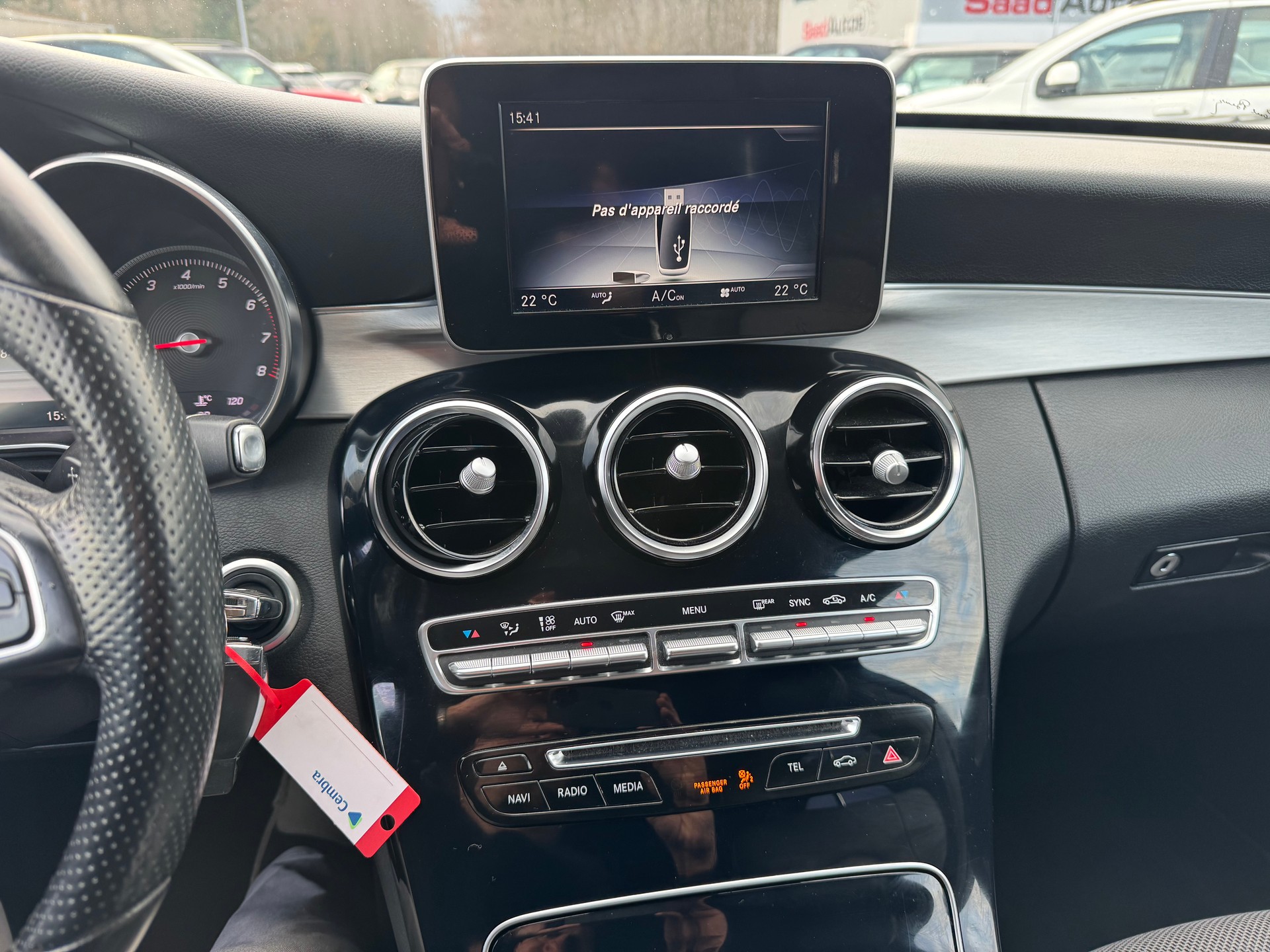 MERCEDES-BENZ C 200 AMG Line 4Matic 7G-Tronic-image-13