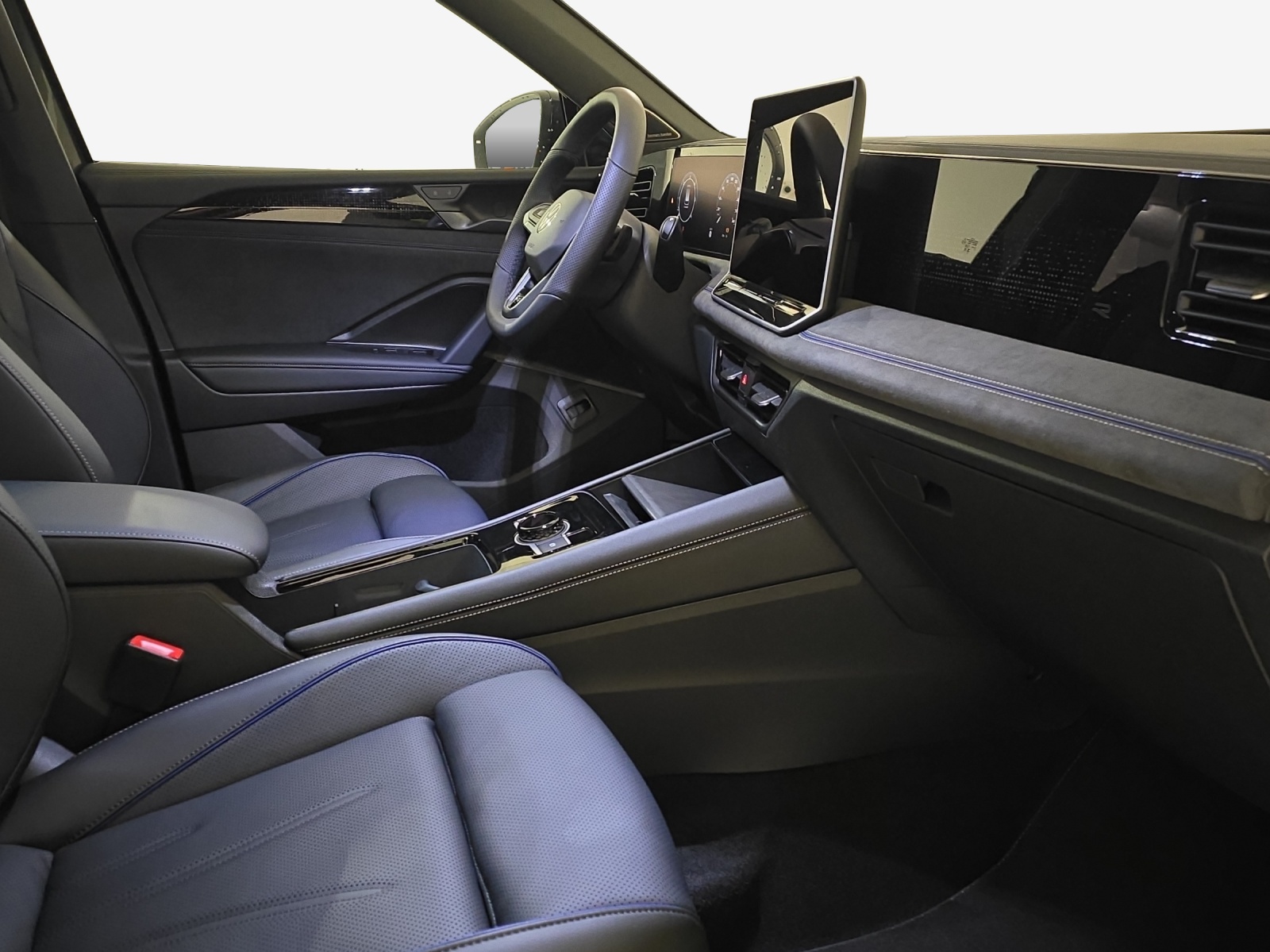 VW Tiguan 2.0 TDI SCR R-Line 4Motion DSG-image-14