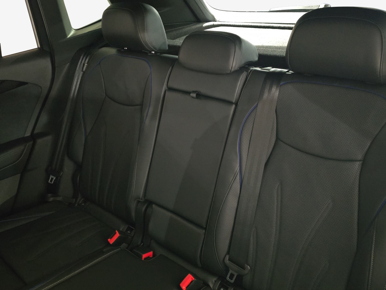VW Tiguan 2.0 TDI SCR R-Line 4Motion DSG-image-11