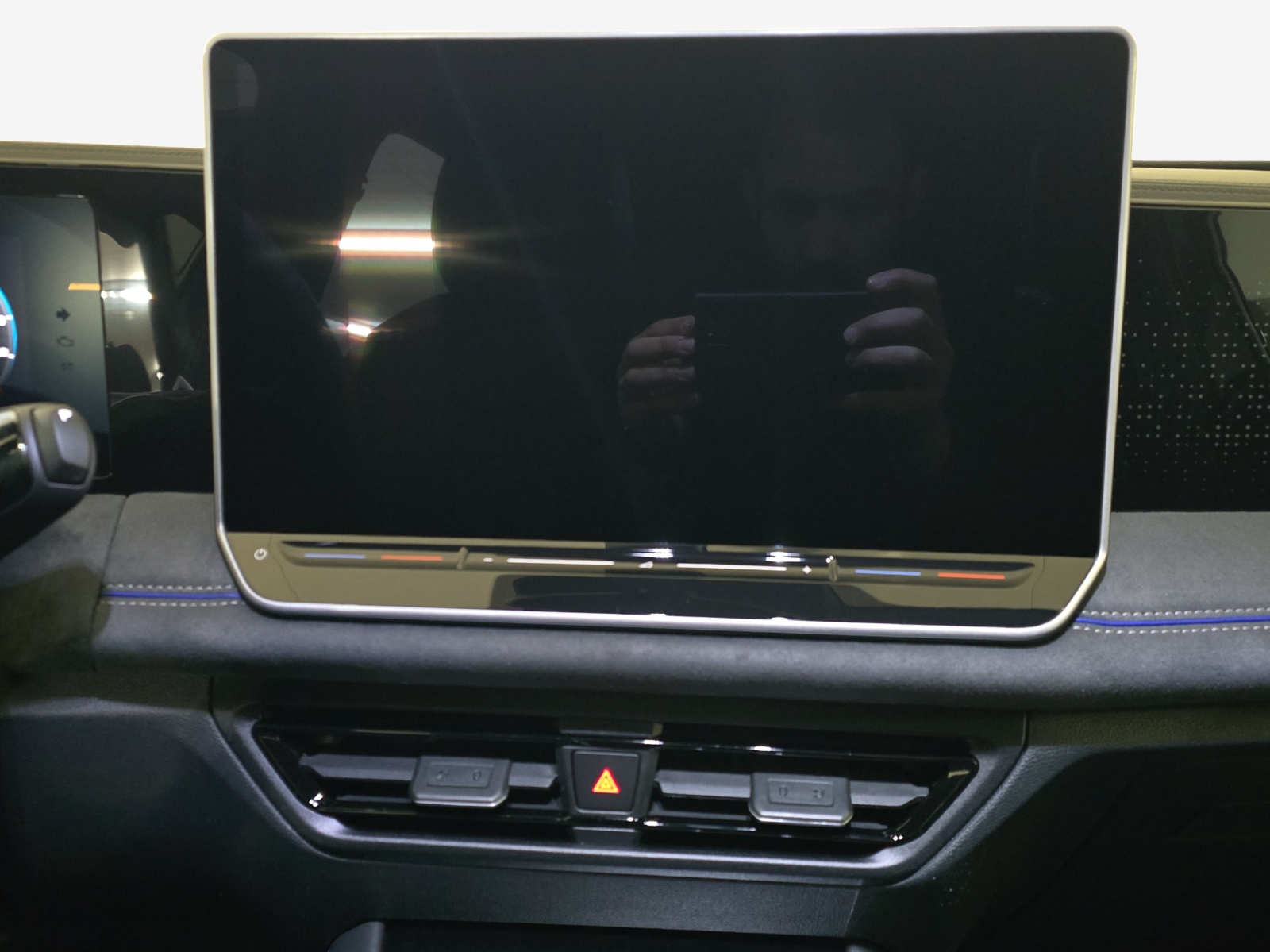 VW Tiguan 2.0 TDI SCR R-Line 4Motion DSG-image-10