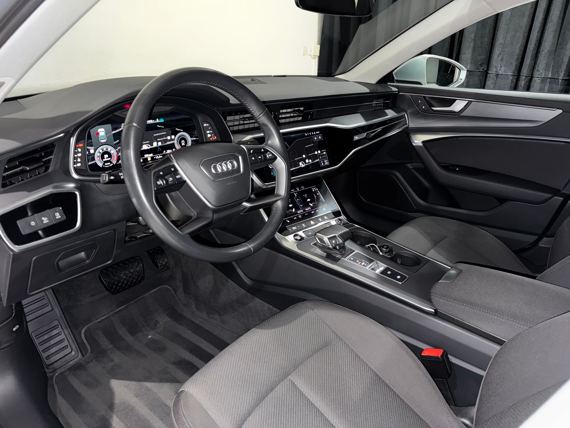 AUDI A6 Limousine 45 TFSI Design S-tronic | 1.Hand | CH |-image-9