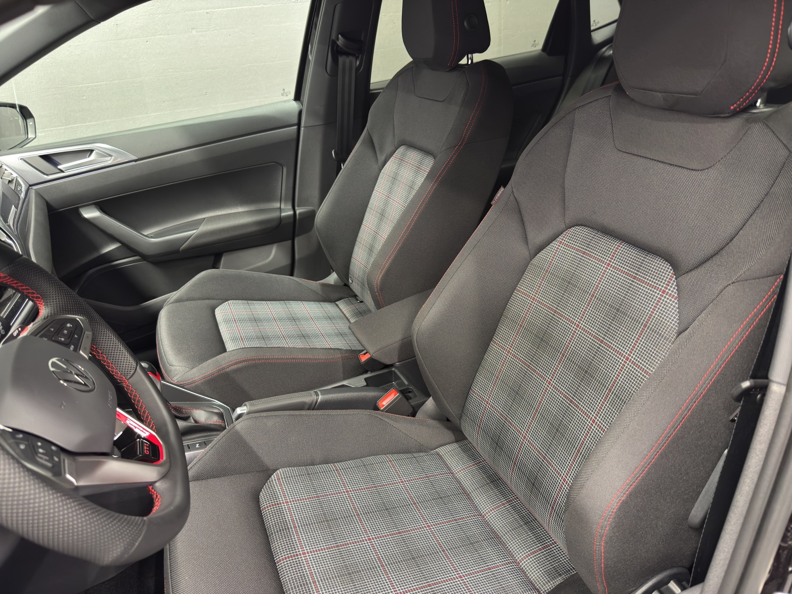 VW Polo 2.0 TSI GTI DSG-image-12