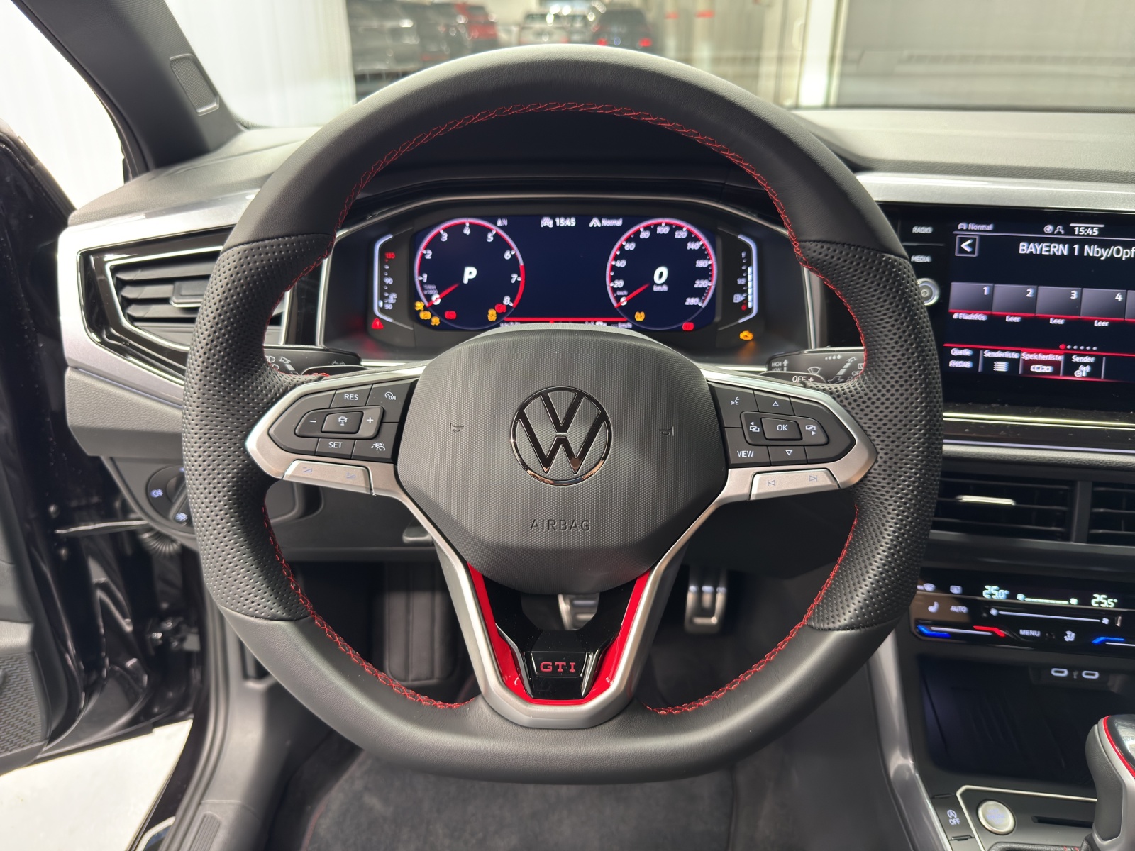 VW Polo 2.0 TSI GTI DSG-image-13