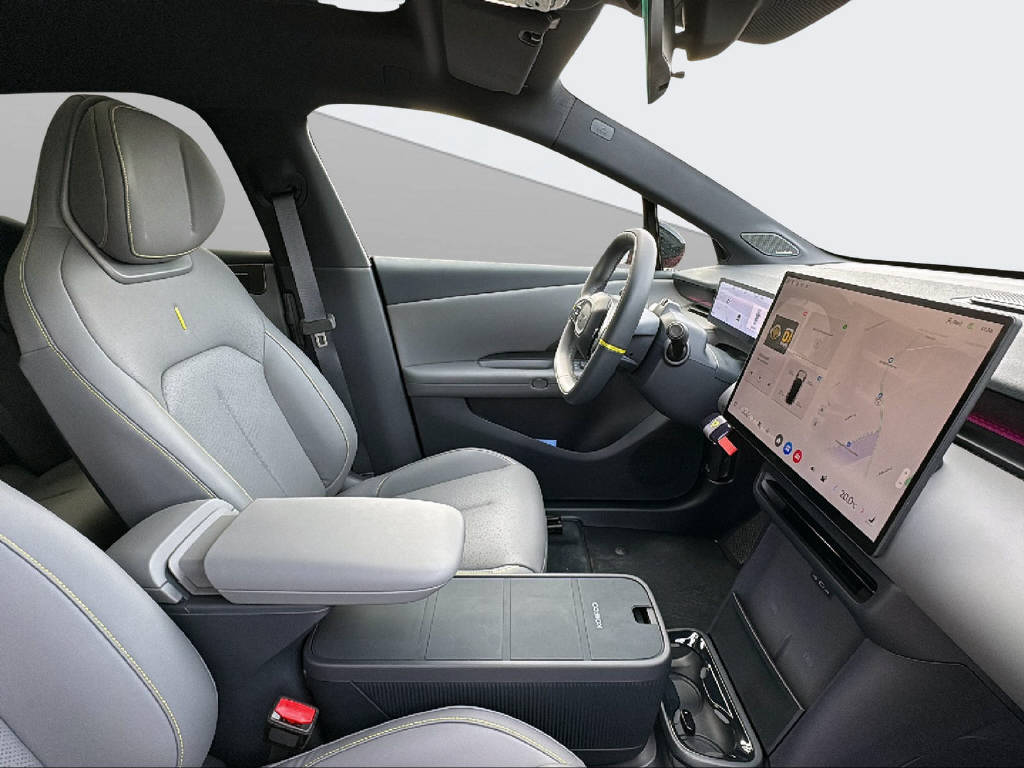 LYNK & CO 02-image-16