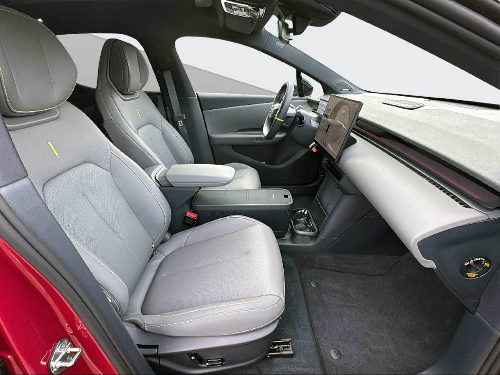 LYNK & CO 02-image-15