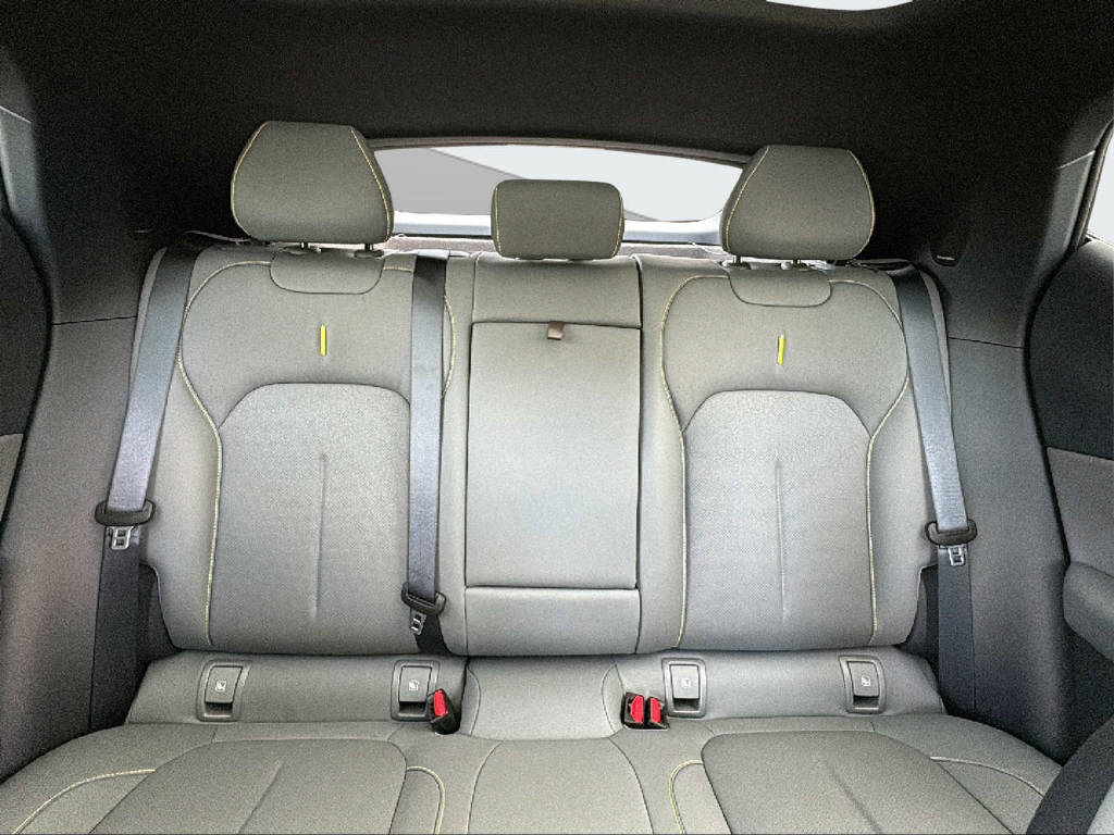 LYNK & CO 02-image-17