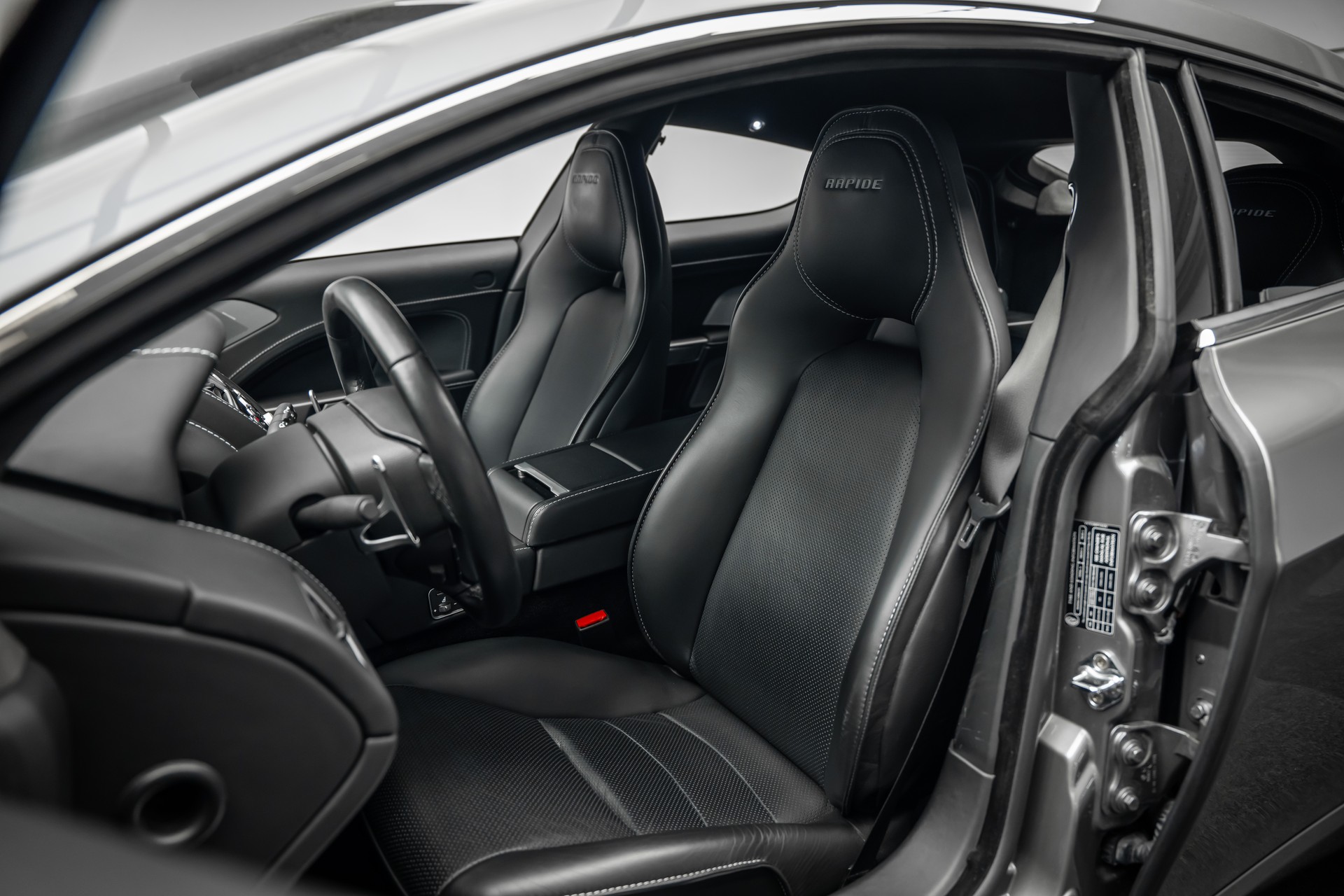 ASTON MARTIN * Rapide 5.9 V12 * ZU EINEM UNSCHLAGBAREN PREIS * LEASING AB 376.- *-image-11