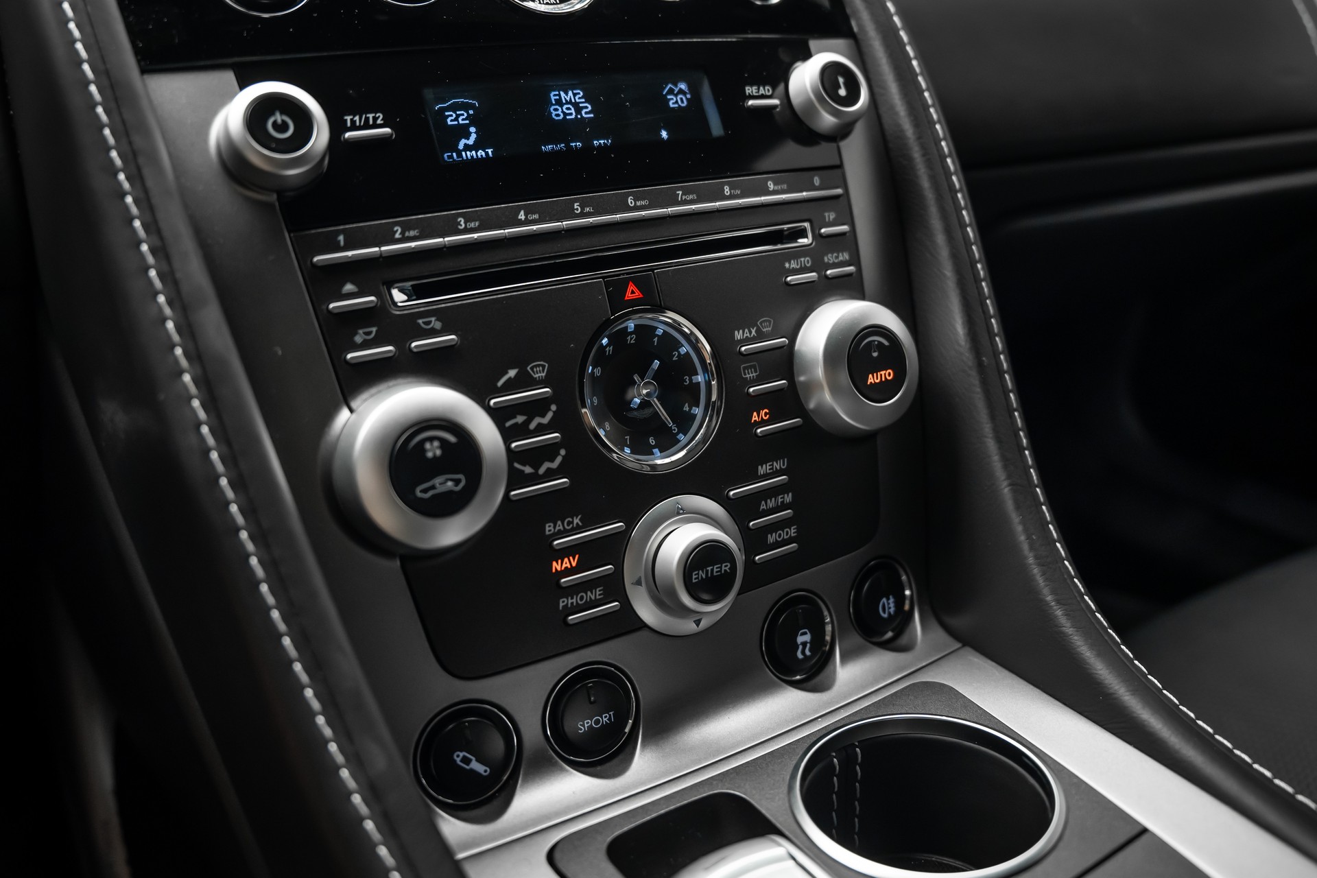 ASTON MARTIN * Rapide 5.9 V12 * ZU EINEM UNSCHLAGBAREN PREIS * LEASING AB 376.- *-image-26