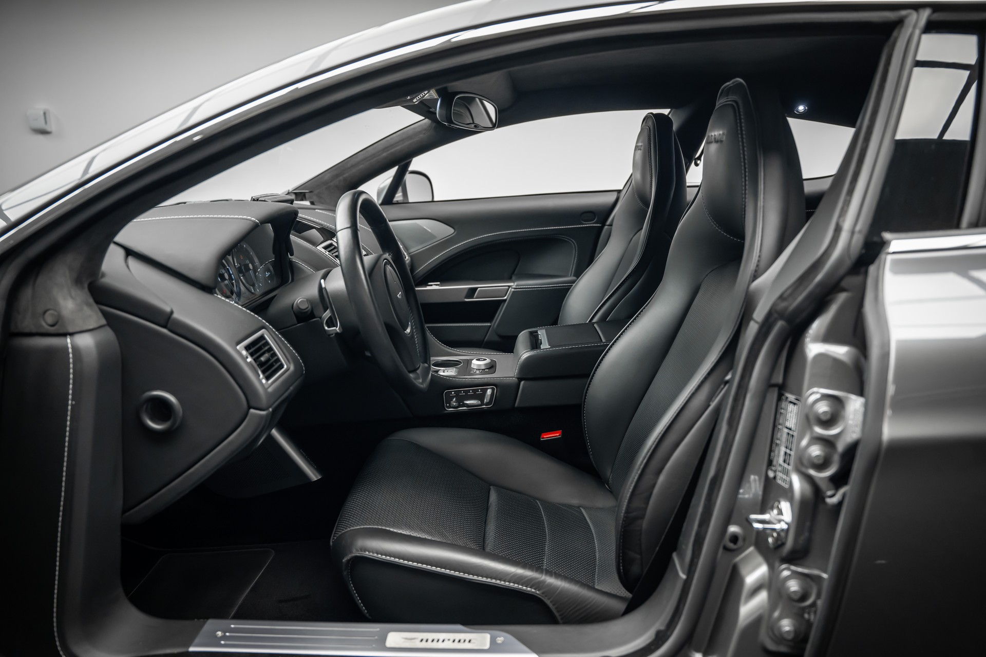 ASTON MARTIN * Rapide 5.9 V12 * ZU EINEM UNSCHLAGBAREN PREIS * LEASING AB 376.- *-image-10