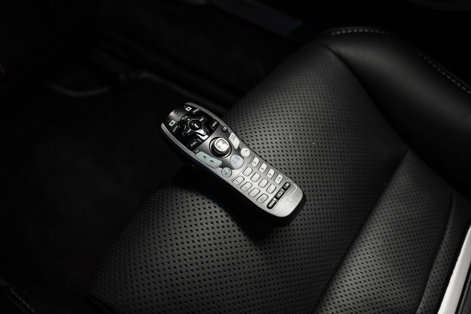 ASTON MARTIN * Rapide 5.9 V12 * ZU EINEM UNSCHLAGBAREN PREIS * LEASING AB 376.- *-image-15