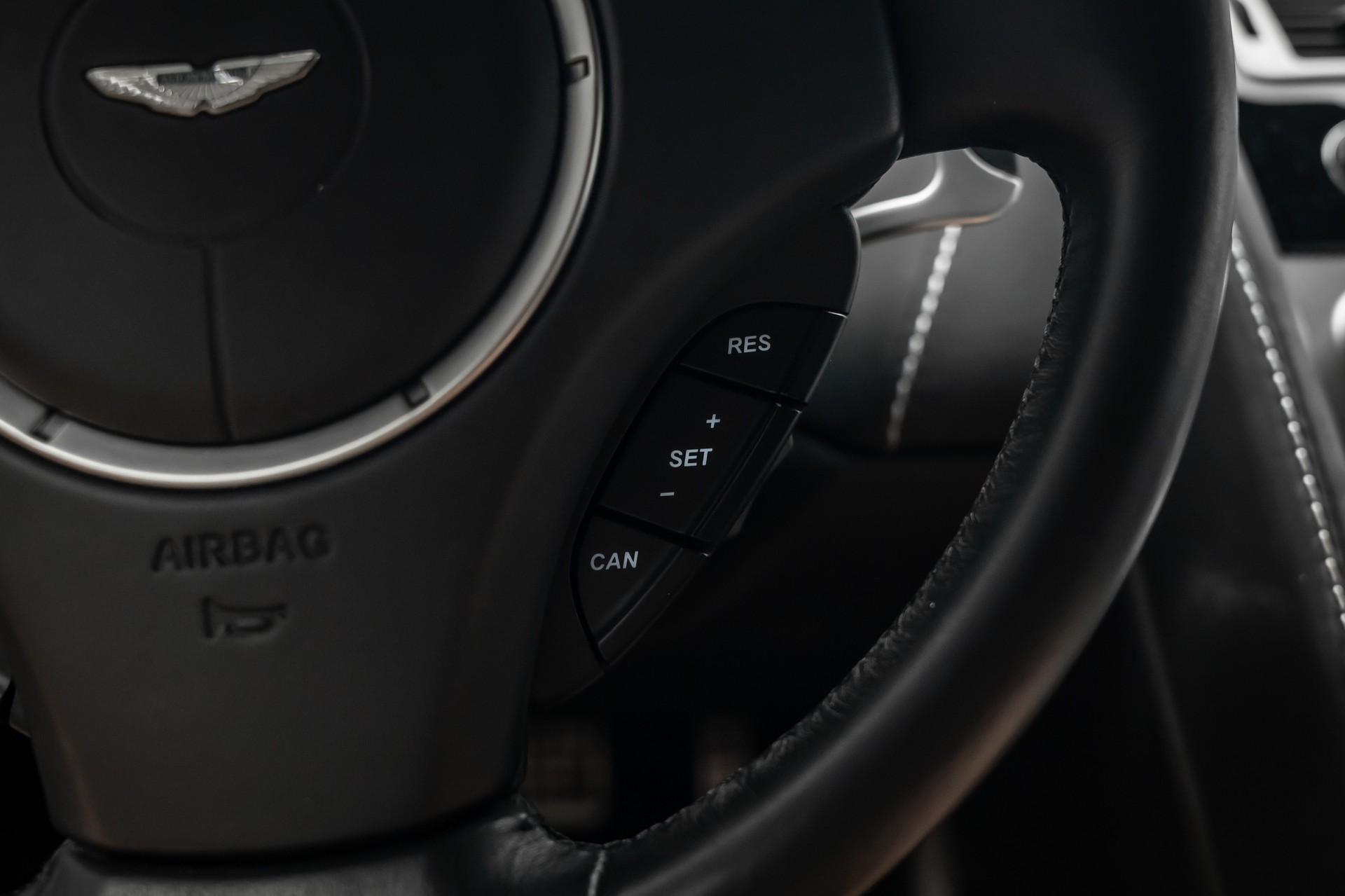 ASTON MARTIN * Rapide 5.9 V12 * ZU EINEM UNSCHLAGBAREN PREIS * LEASING AB 376.- *-image-23