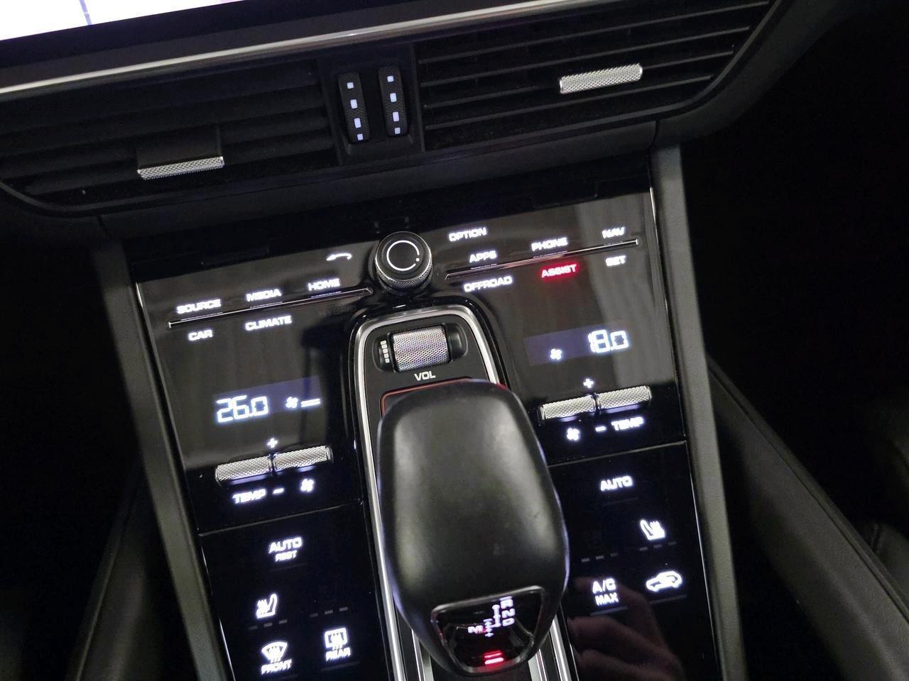 PORSCHE Cayenne 4.0 V8 GTS-image-15