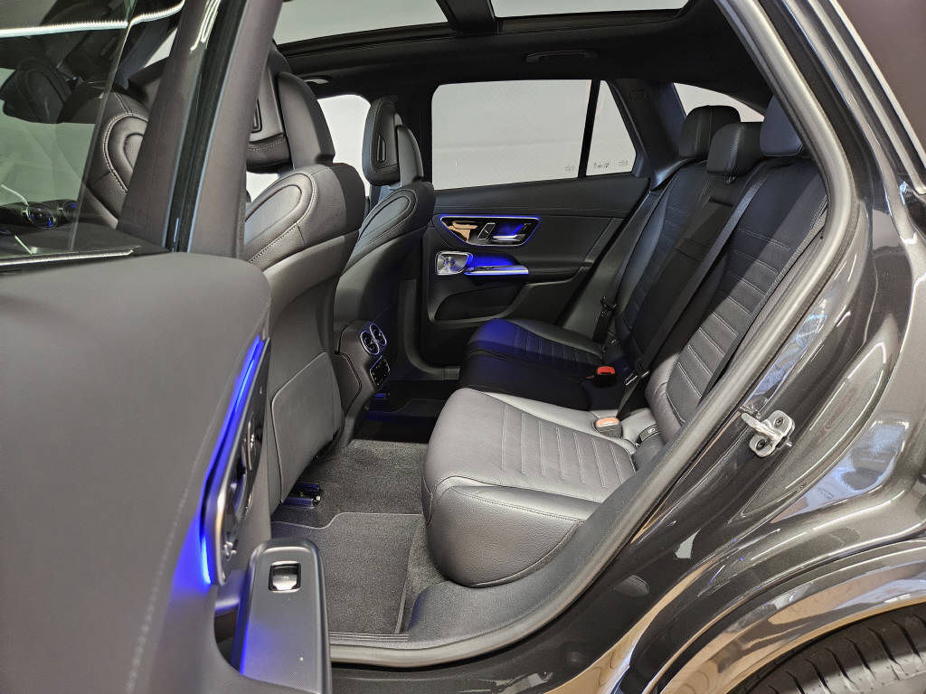 MERCEDES-BENZ GLC 220 d 4Matic AMG Line-image-13
