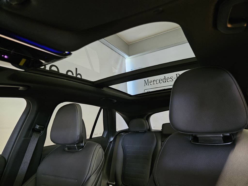 MERCEDES-BENZ GLC 220 d 4Matic AMG Line-image-4