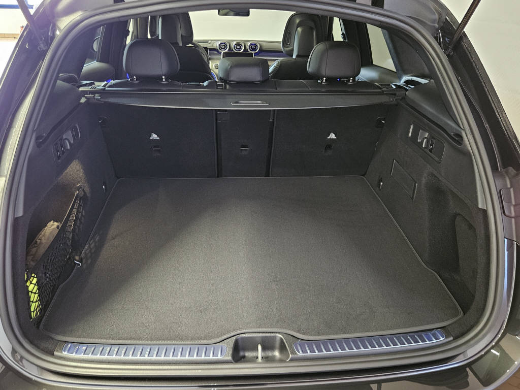 MERCEDES-BENZ GLC 220 d 4Matic AMG Line-image-3