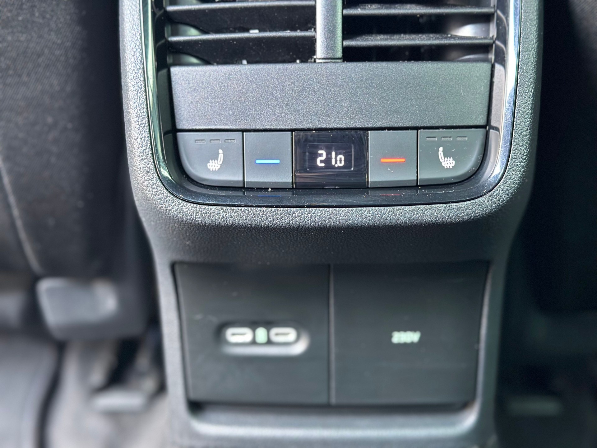 SKODA Octavia Combi 2.0 TSI SportLine DSG 4x4-image-14