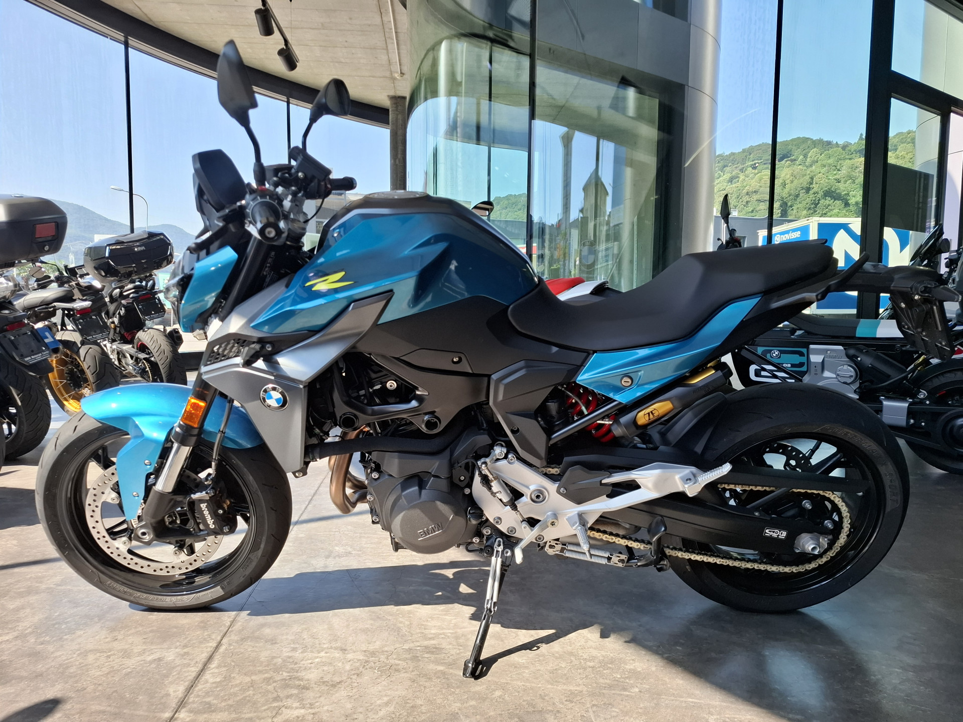 BMW F 900 R-showroom-element-2