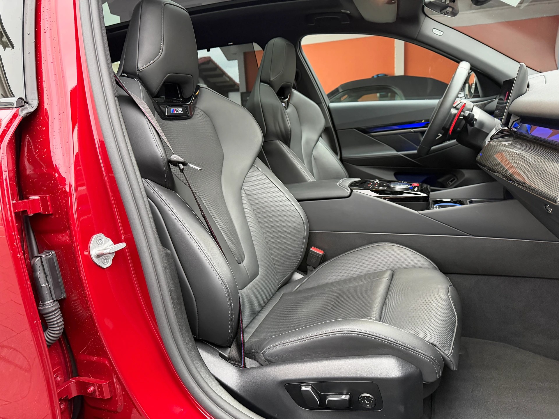 BMW M5 xDrive Touring-image-18