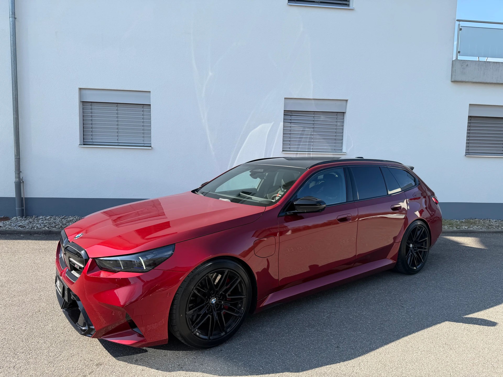 BMW M5 xDrive Touring-image-10