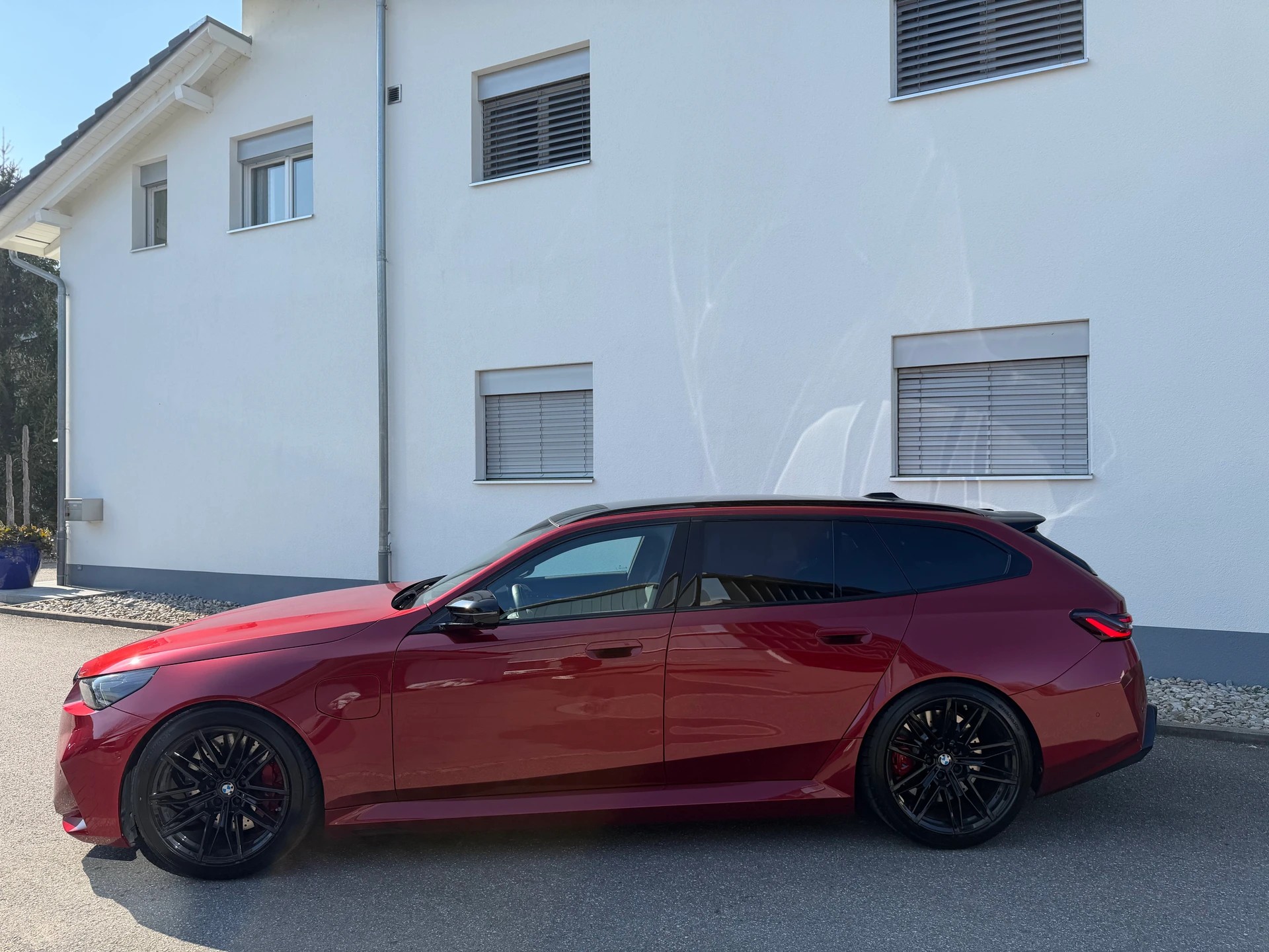 BMW M5 xDrive Touring-image-11