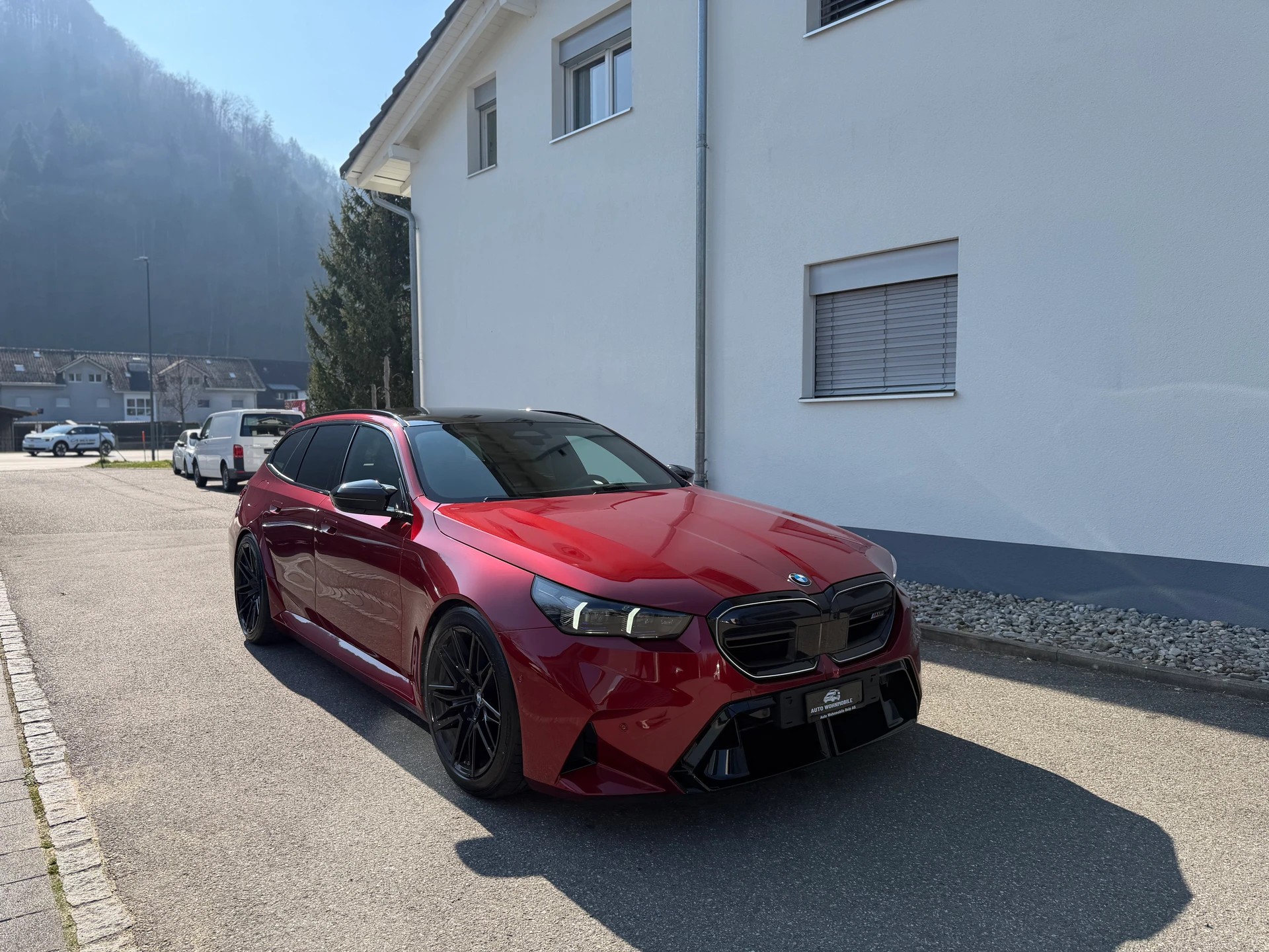 BMW M5 xDrive Touring-image-1