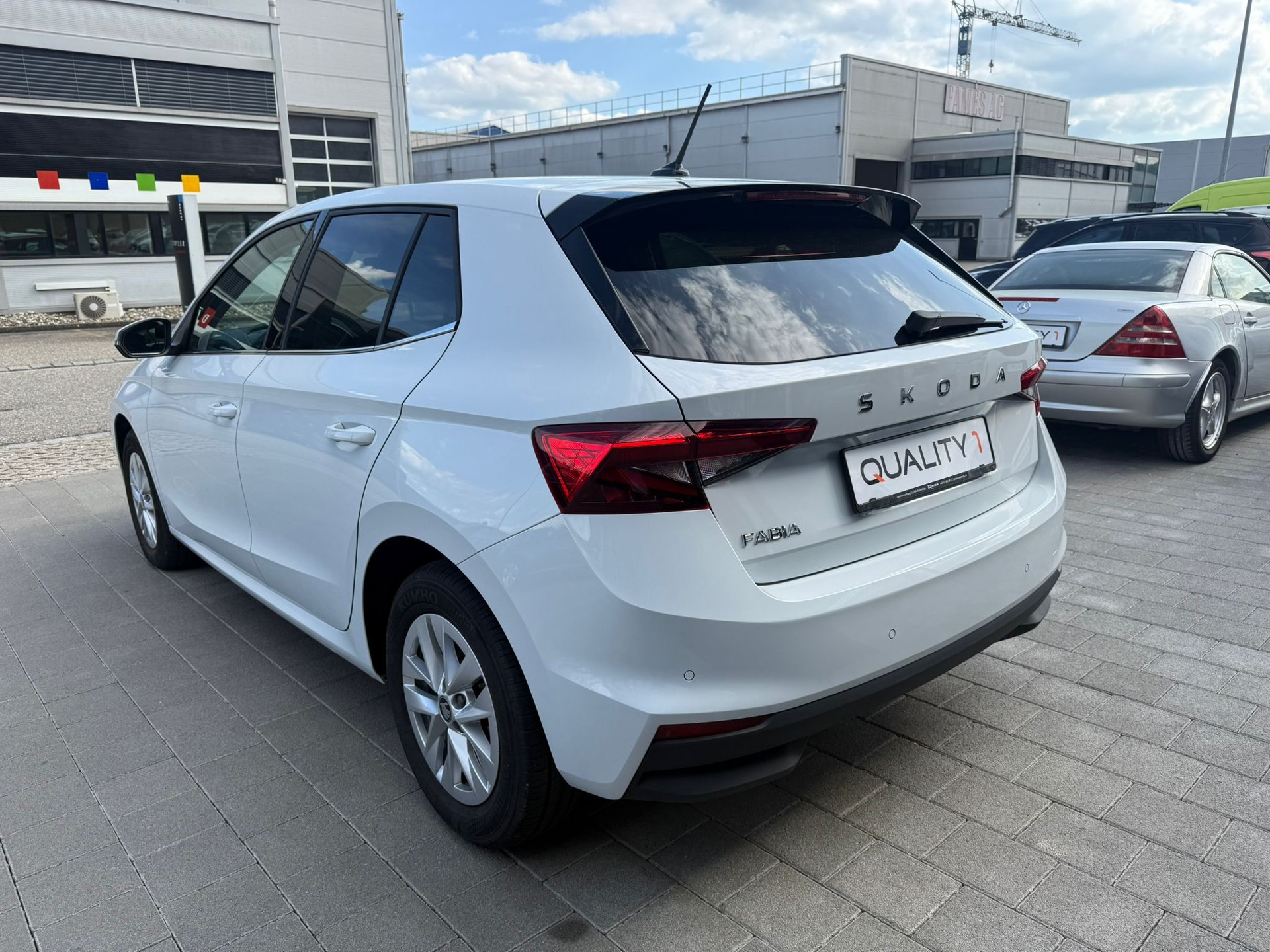 SKODA Fabia 1.0 TSI Dynamic DSG-image-8