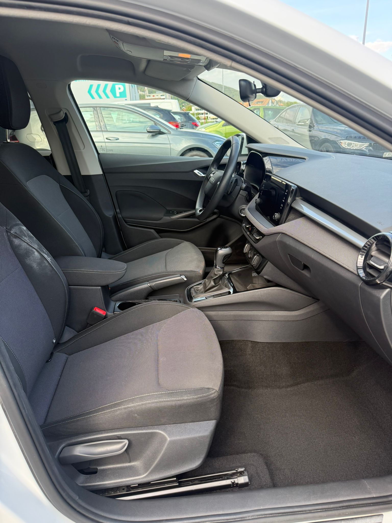 SKODA Fabia 1.0 TSI Dynamic DSG-image-12