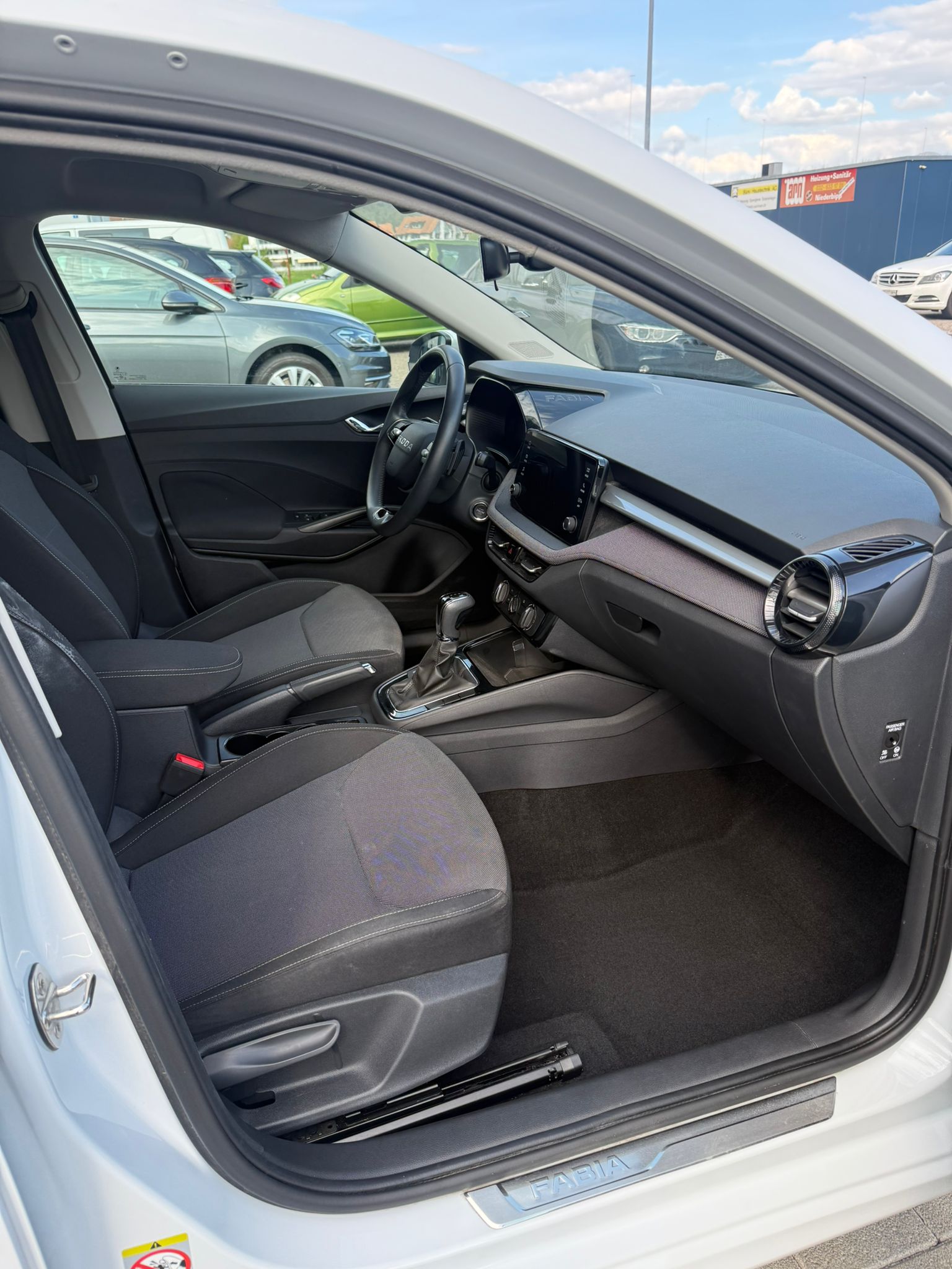 SKODA Fabia 1.0 TSI Dynamic DSG-image-11