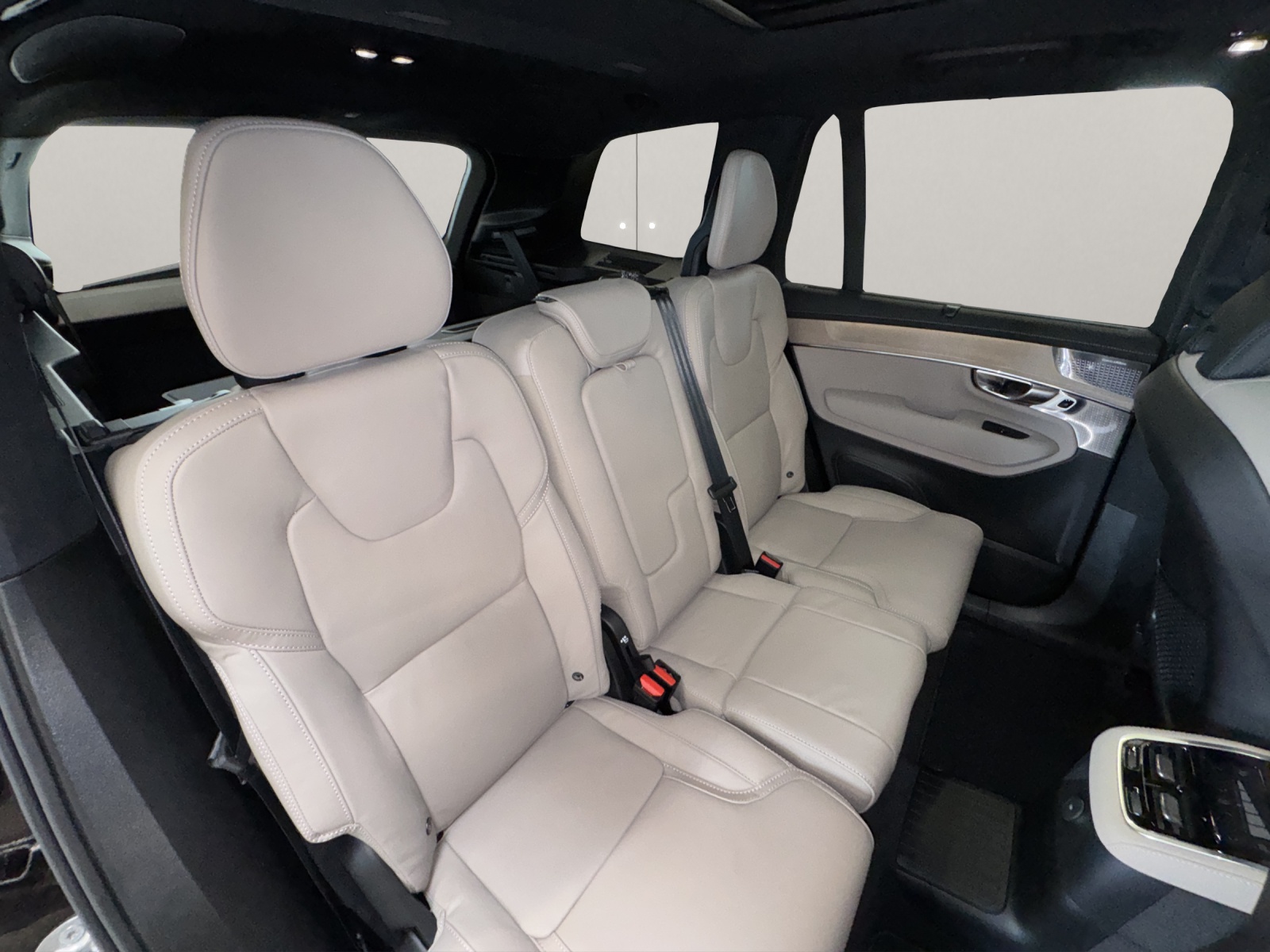 VOLVO XC90 2.0 T8 TE XCLUSIVE Edition Dark eAWD-image-8