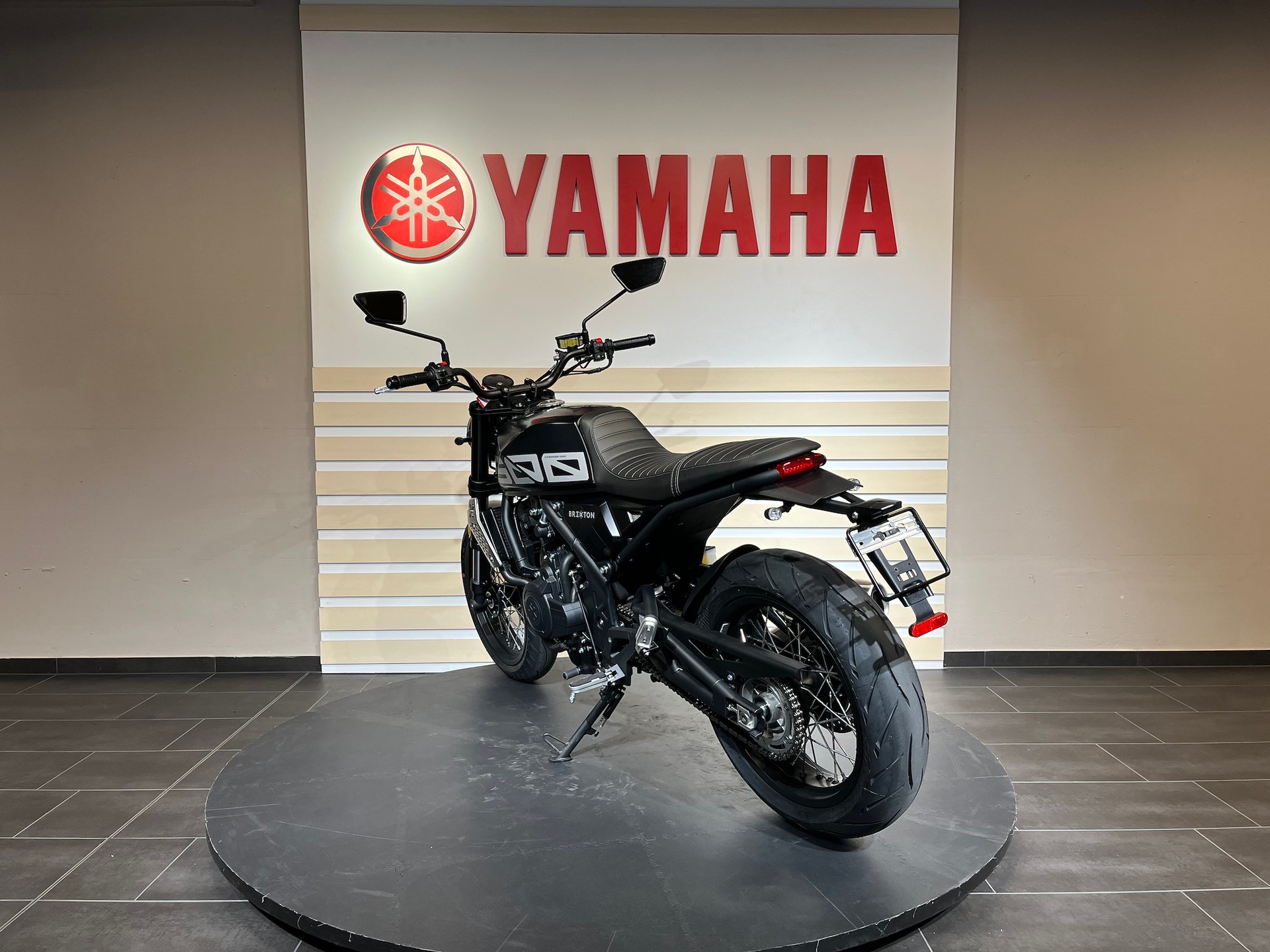 BRIXTON Crossfire 500-showroom-element-3