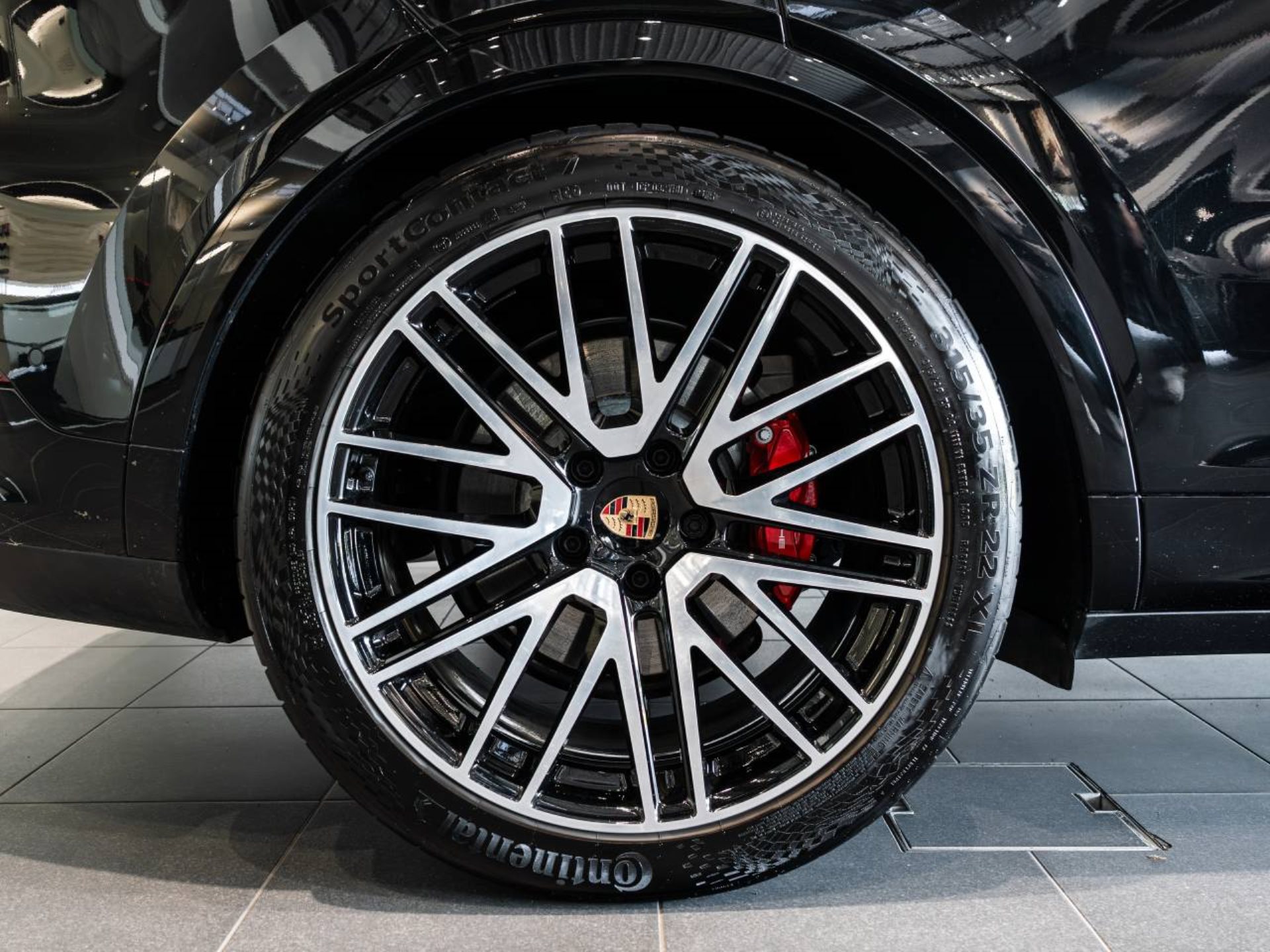 PORSCHE Cayenne S E-Hybrid-image-31
