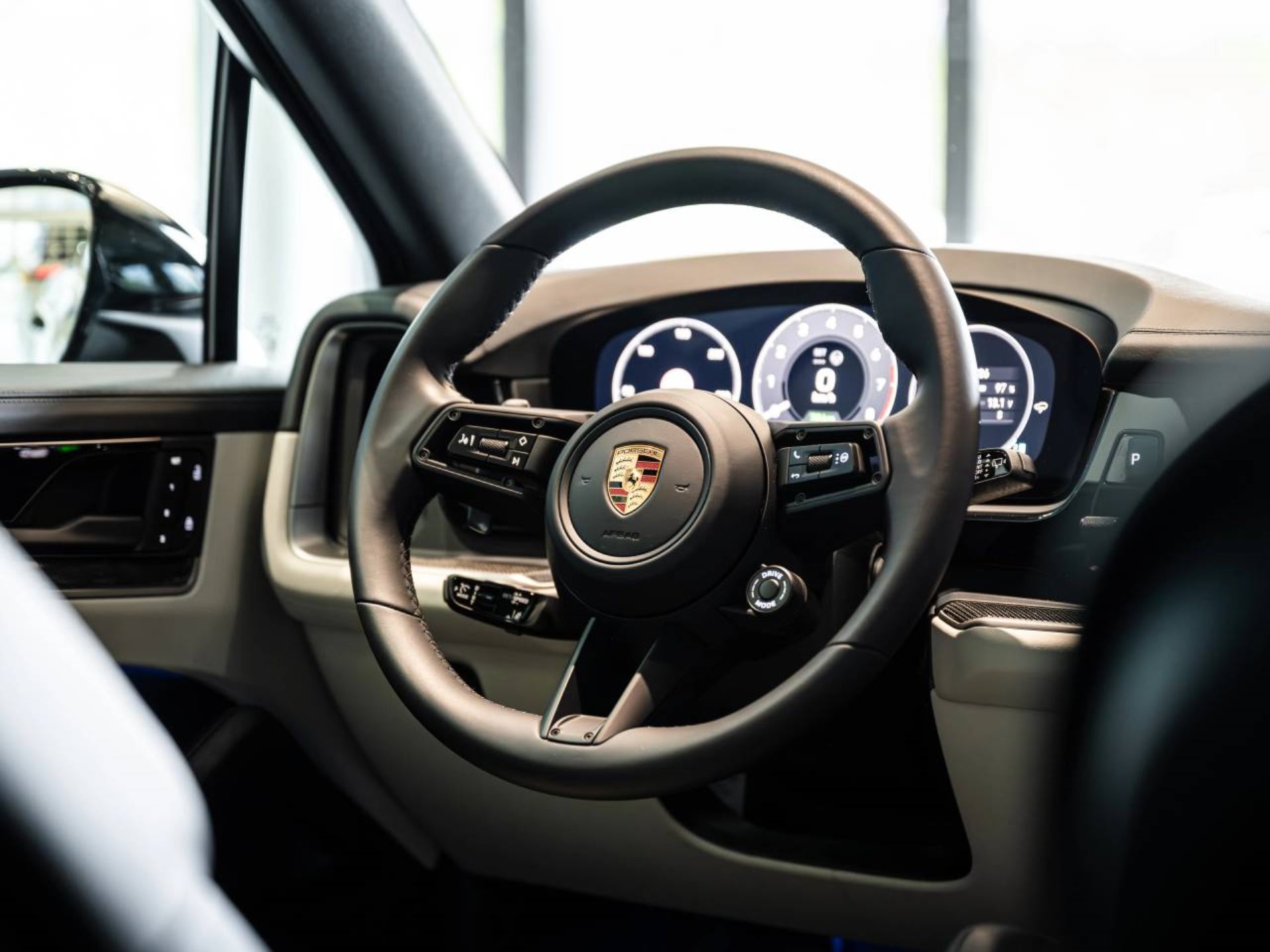 PORSCHE Cayenne S E-Hybrid-image-14