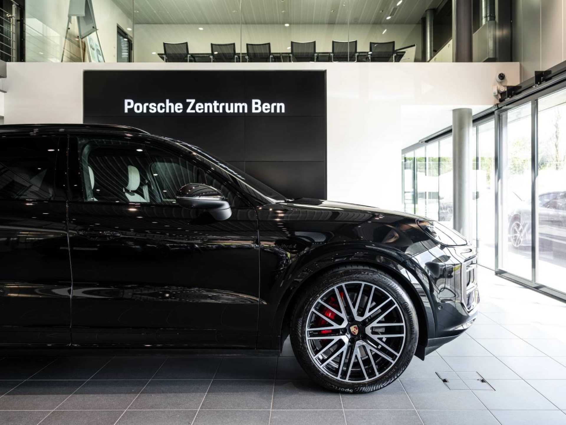 PORSCHE Cayenne S E-Hybrid-image-11